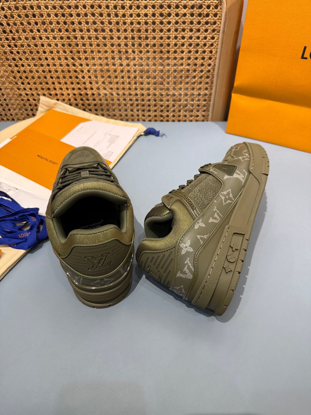 Sneakers Trainer 'Vert Olive Monogram' — vue 16