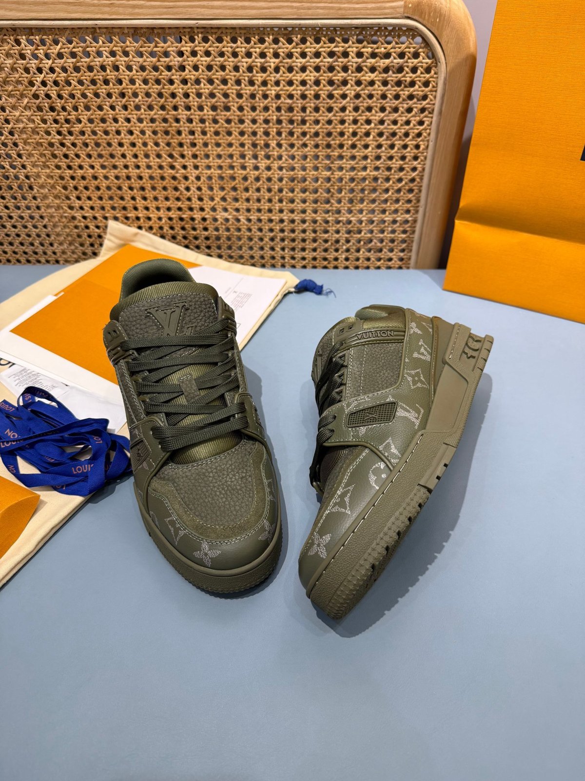 Sneakers Trainer 'Vert Olive Monogram' — vue 18