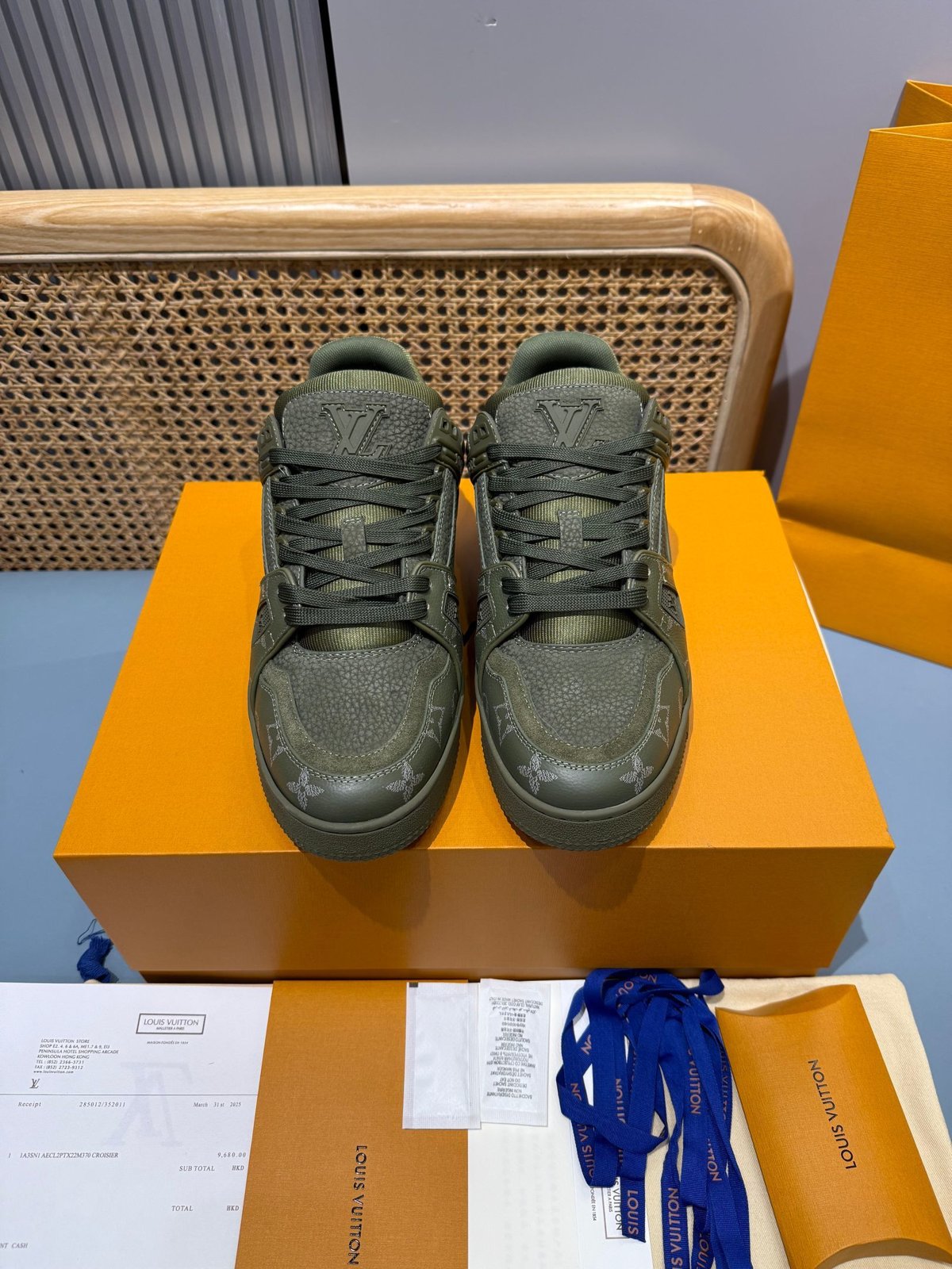 Sneakers Trainer 'Vert Olive Monogram' — vue 22