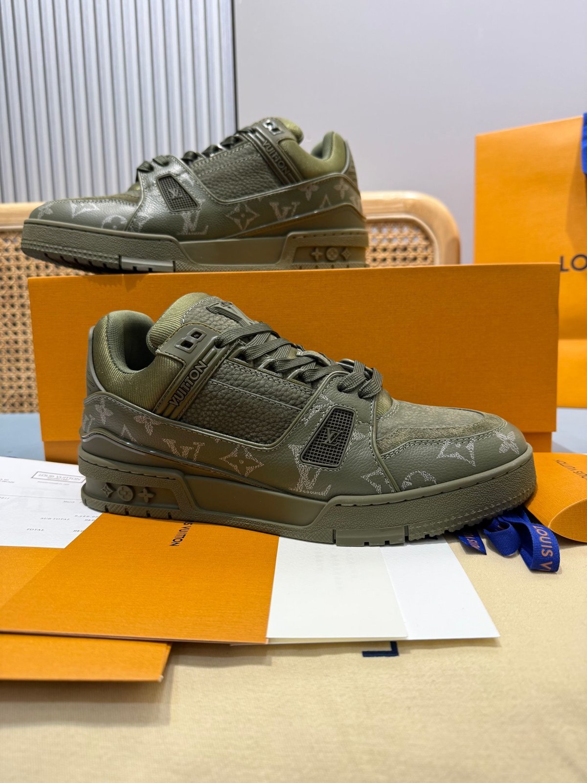 Sneakers Trainer 'Vert Olive Monogram' — vue 23