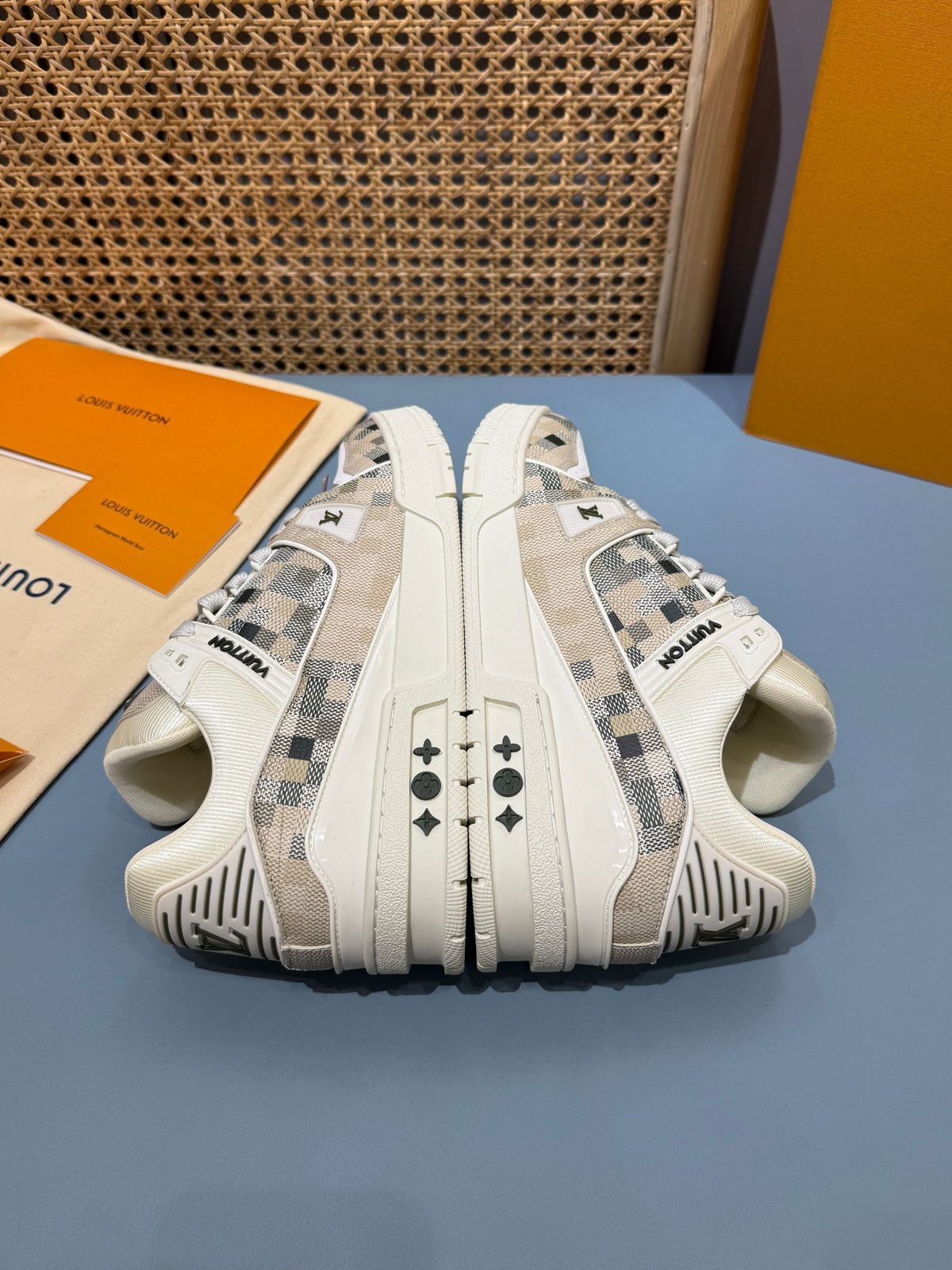 Sneakers Trainer 'Blanc Argent' — vue 20