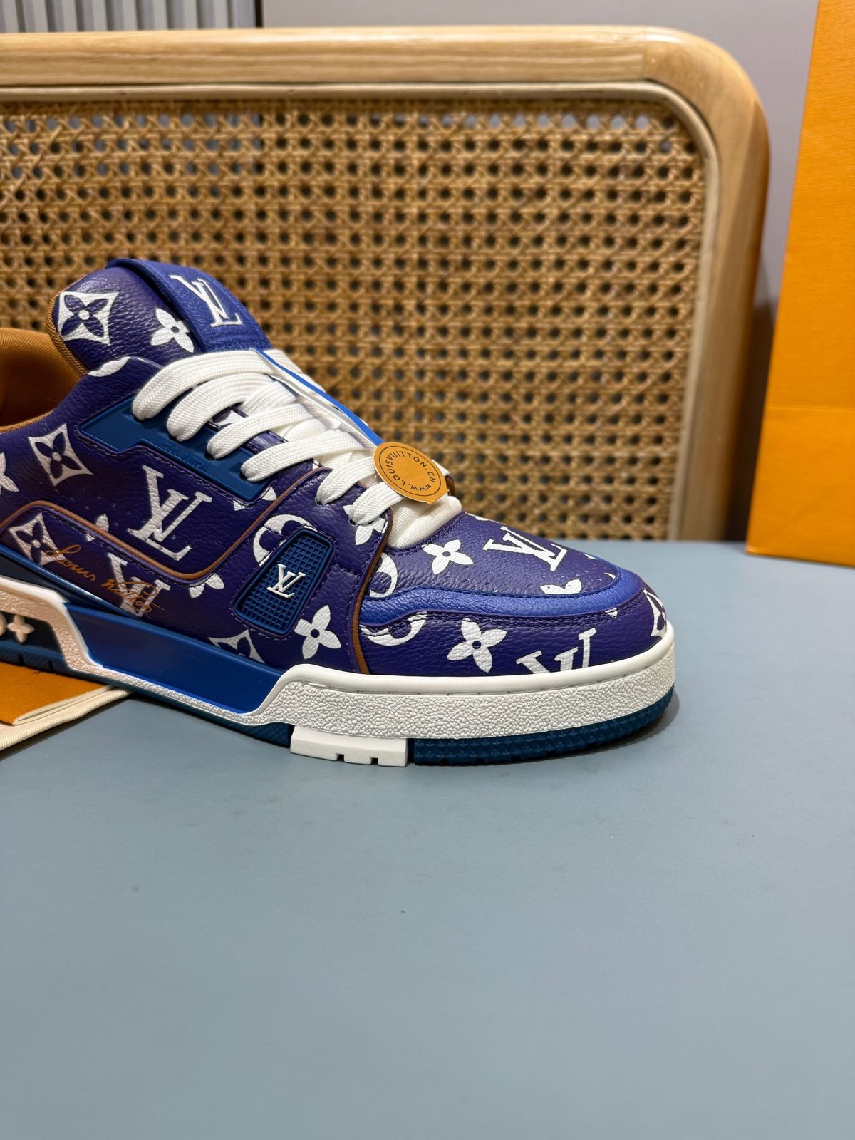 Sneakers Trainer 'Bleu Roi Monogram' — vue 13