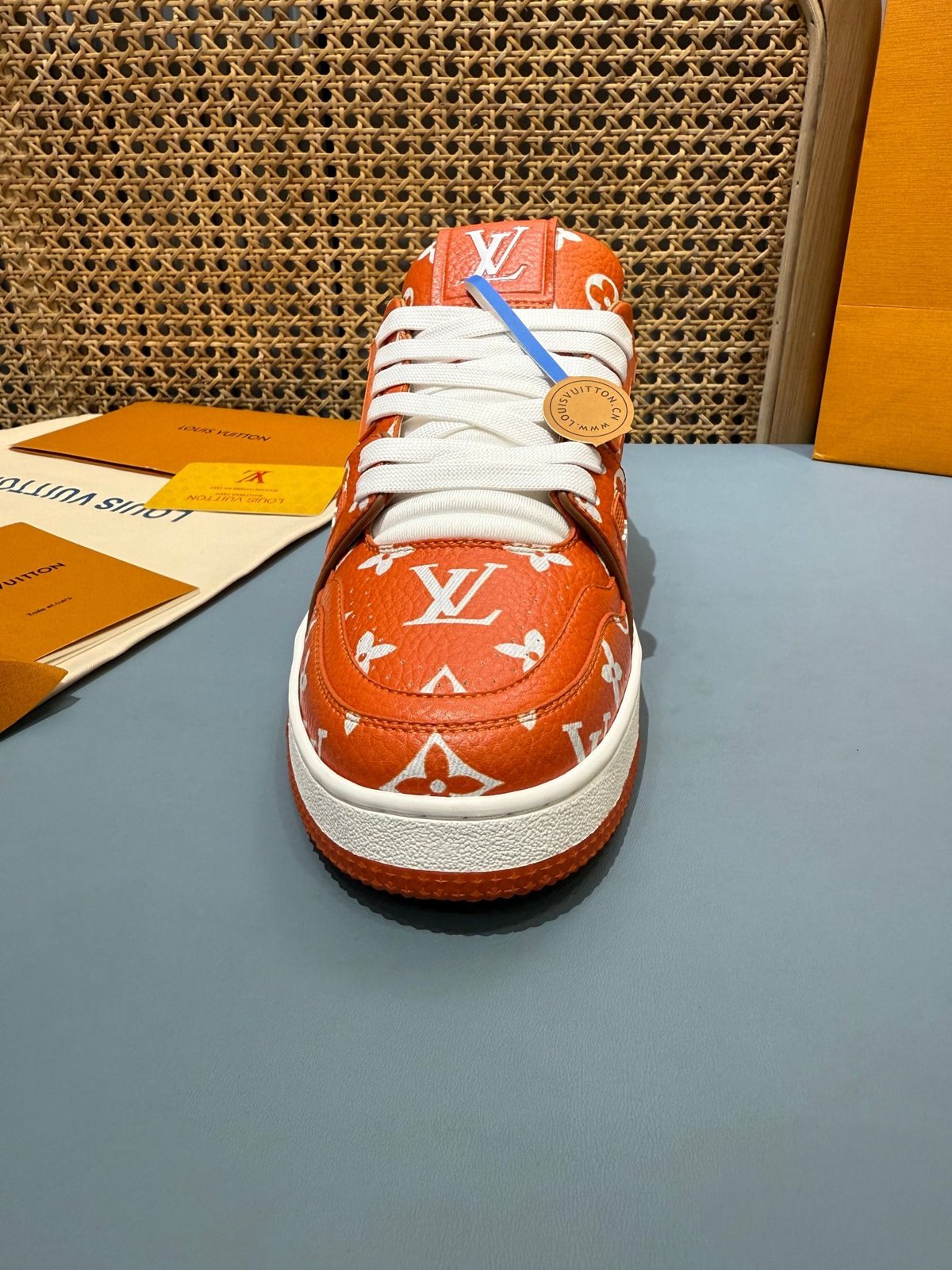 Sneakers Trainer 'Rouge Monogram' — vue 9