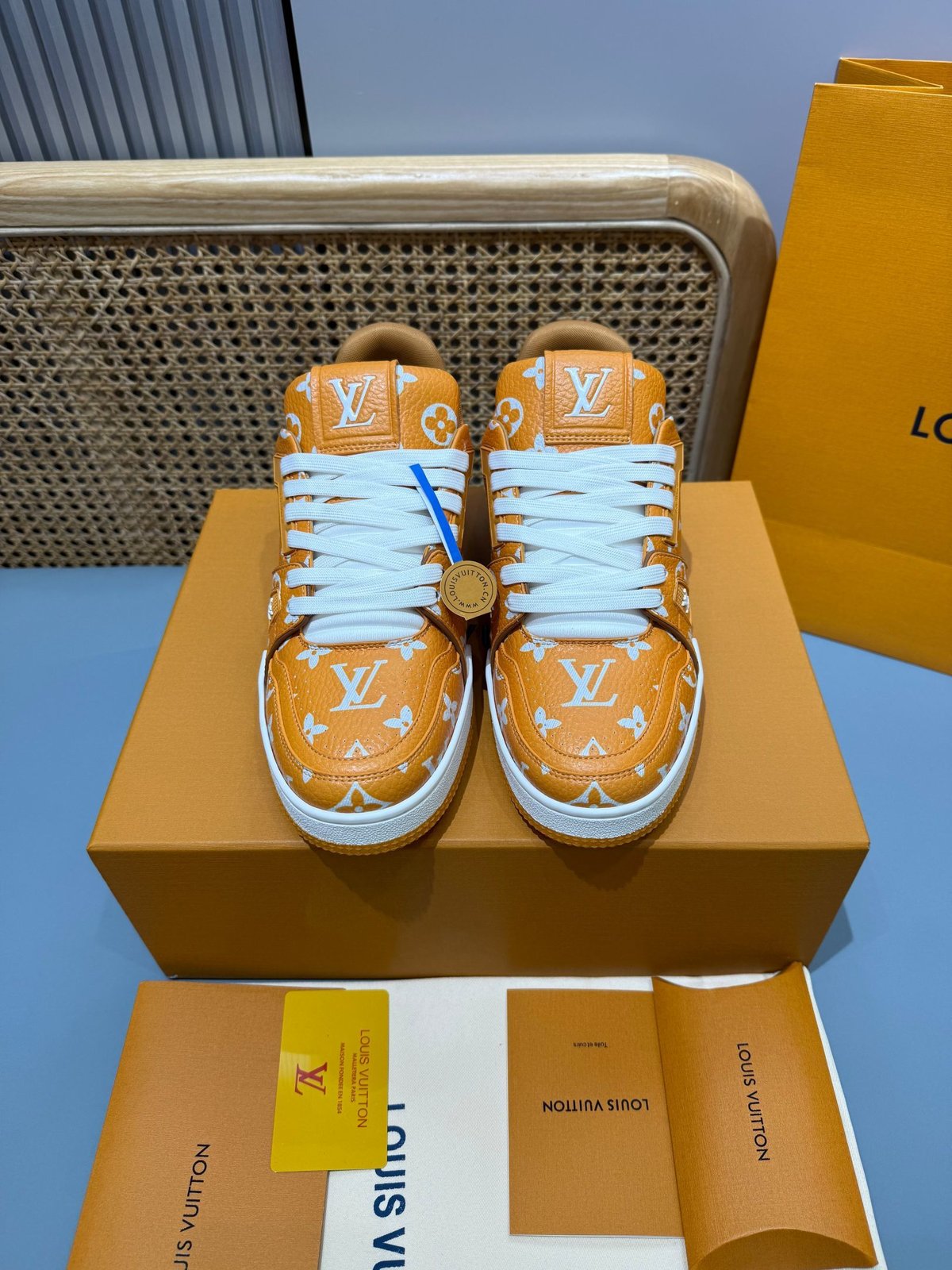 Sneakers Trainer 'Orange Monogram' — vue 4