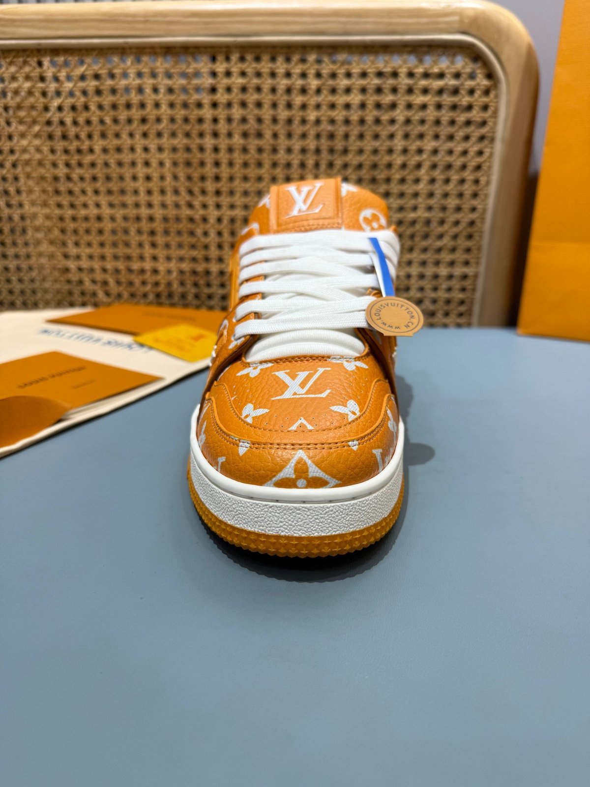 Sneakers Trainer 'Orange Monogram' — vue 8