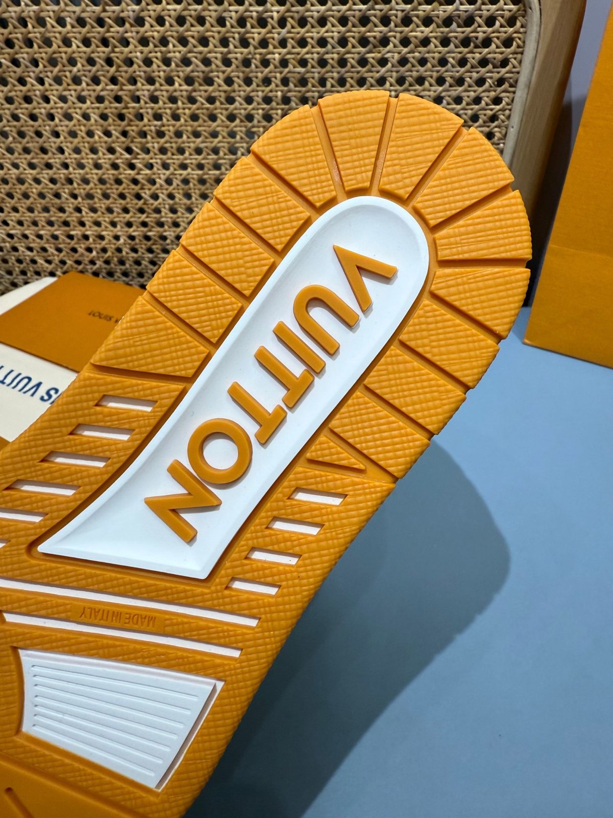 Sneakers Trainer 'Orange Monogram' — vue 10