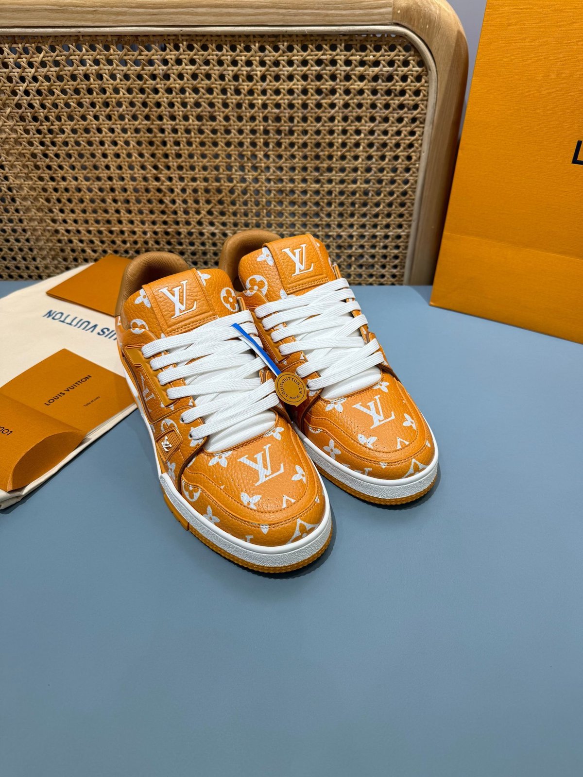 Sneakers Trainer 'Orange Monogram' — vue 16