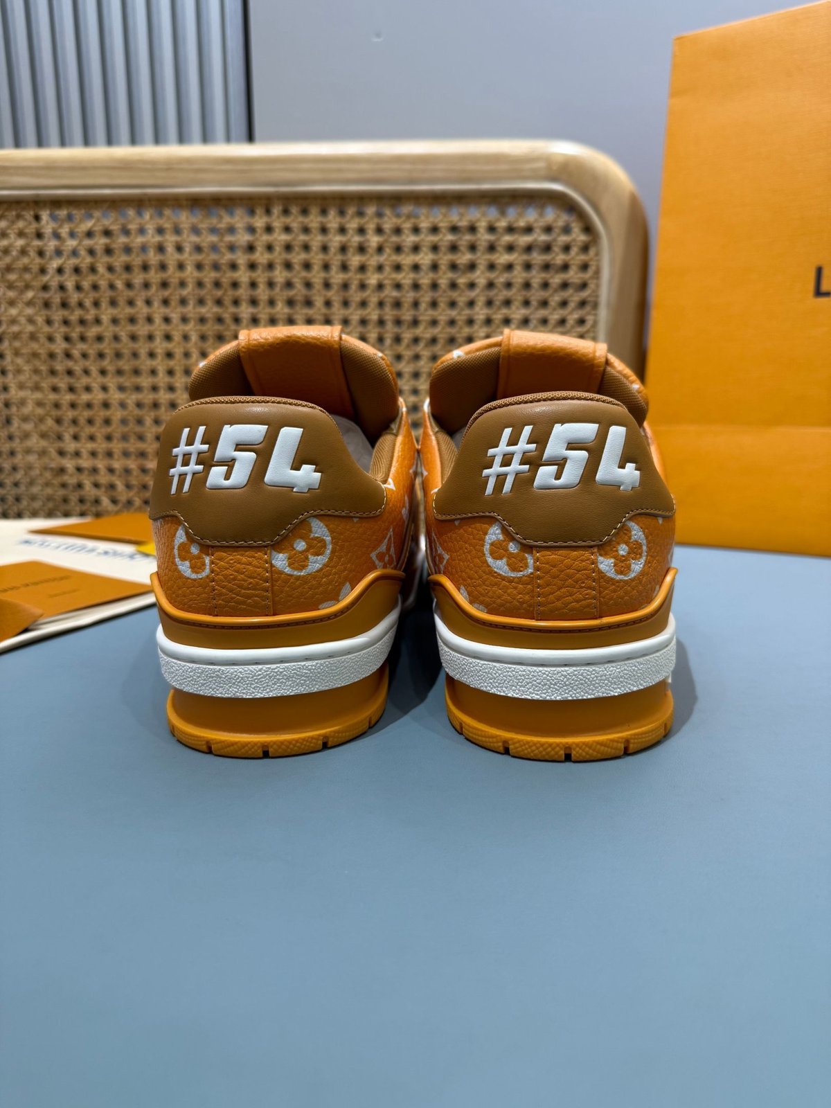 Sneakers Trainer 'Orange Monogram' — vue 20