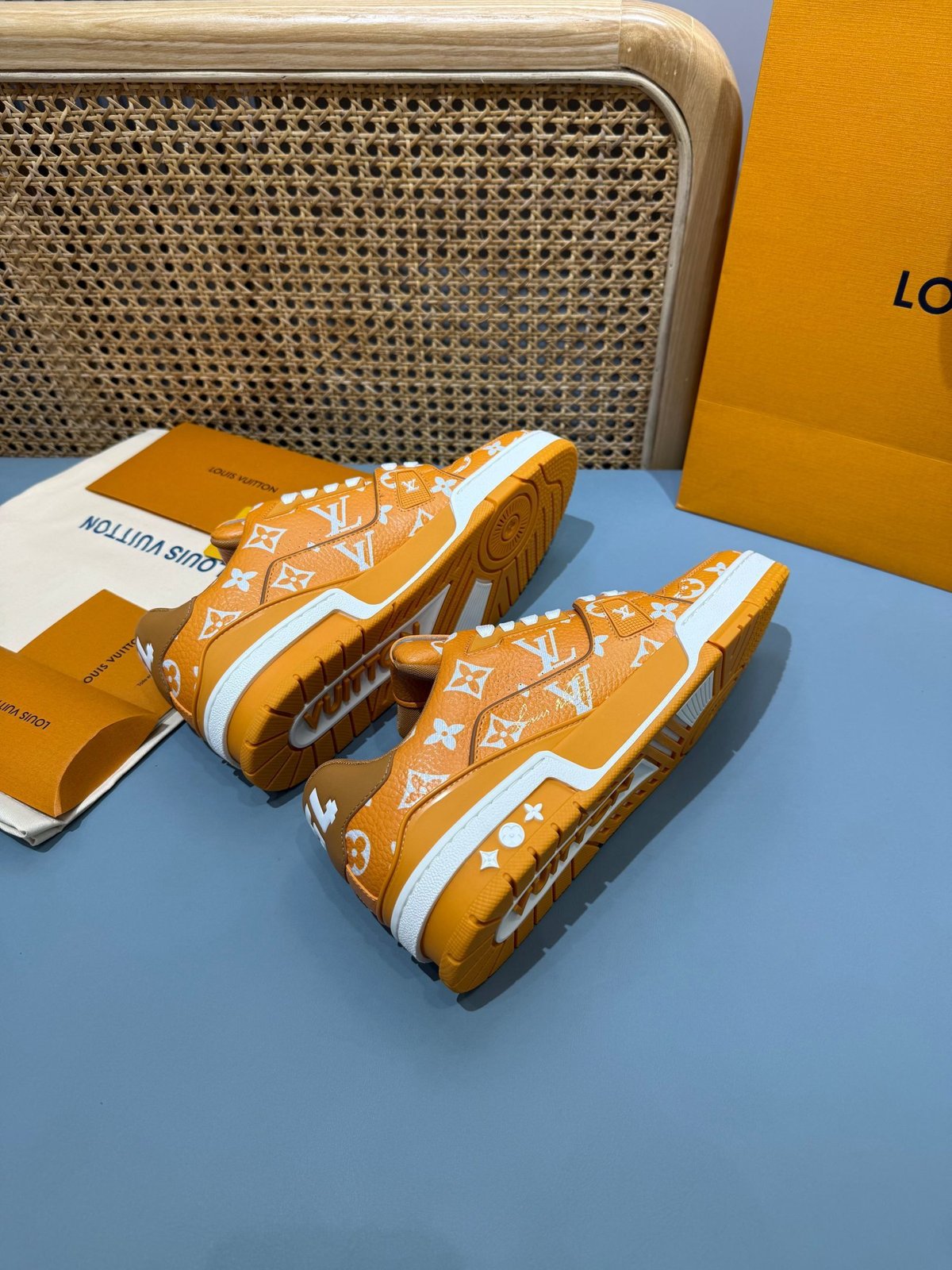 Sneakers Trainer 'Orange Monogram' — vue 22