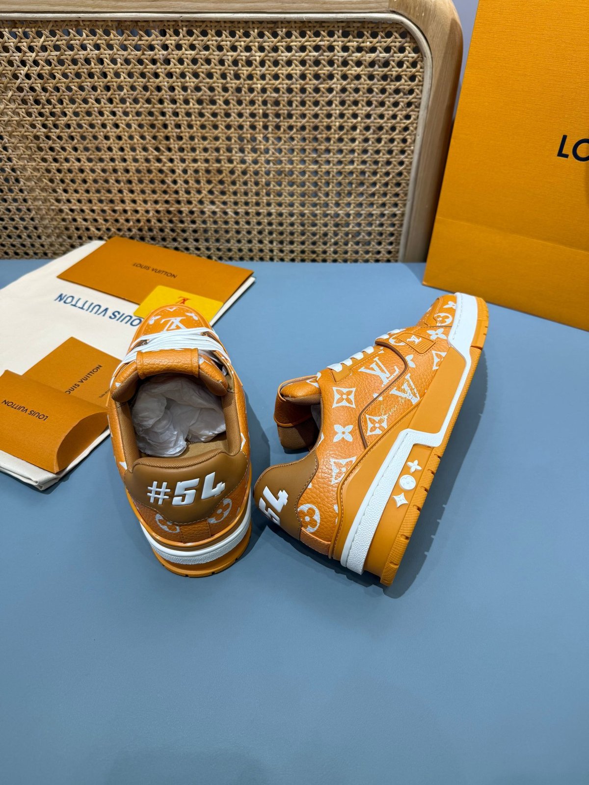 Sneakers Trainer 'Orange Monogram' — vue 23