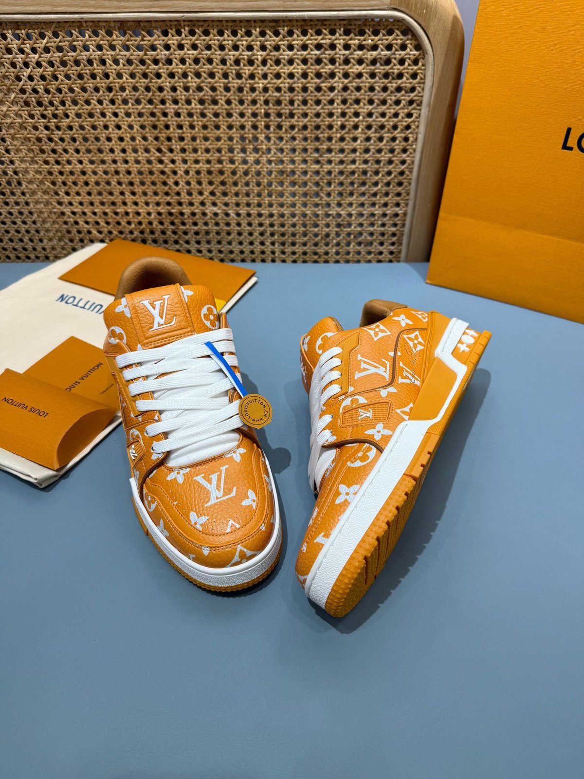 Sneakers Trainer 'Orange Monogram' — vue 25