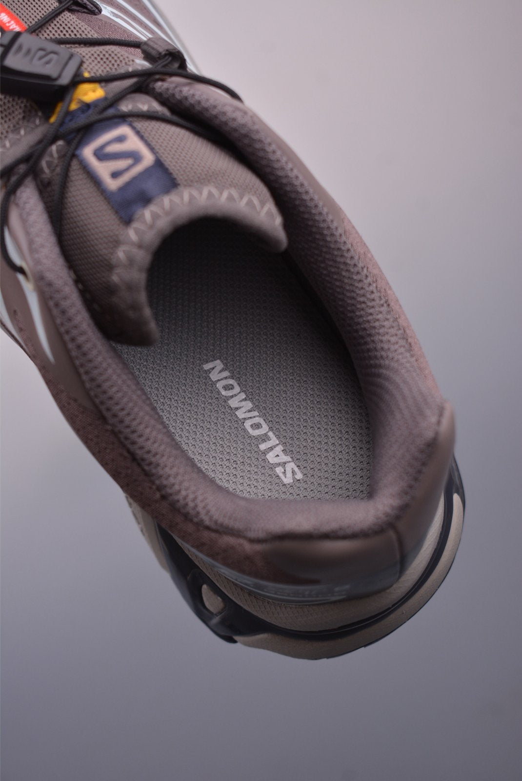 Sneakers XT-6 Expanse 'Brown Silver' — vue 3