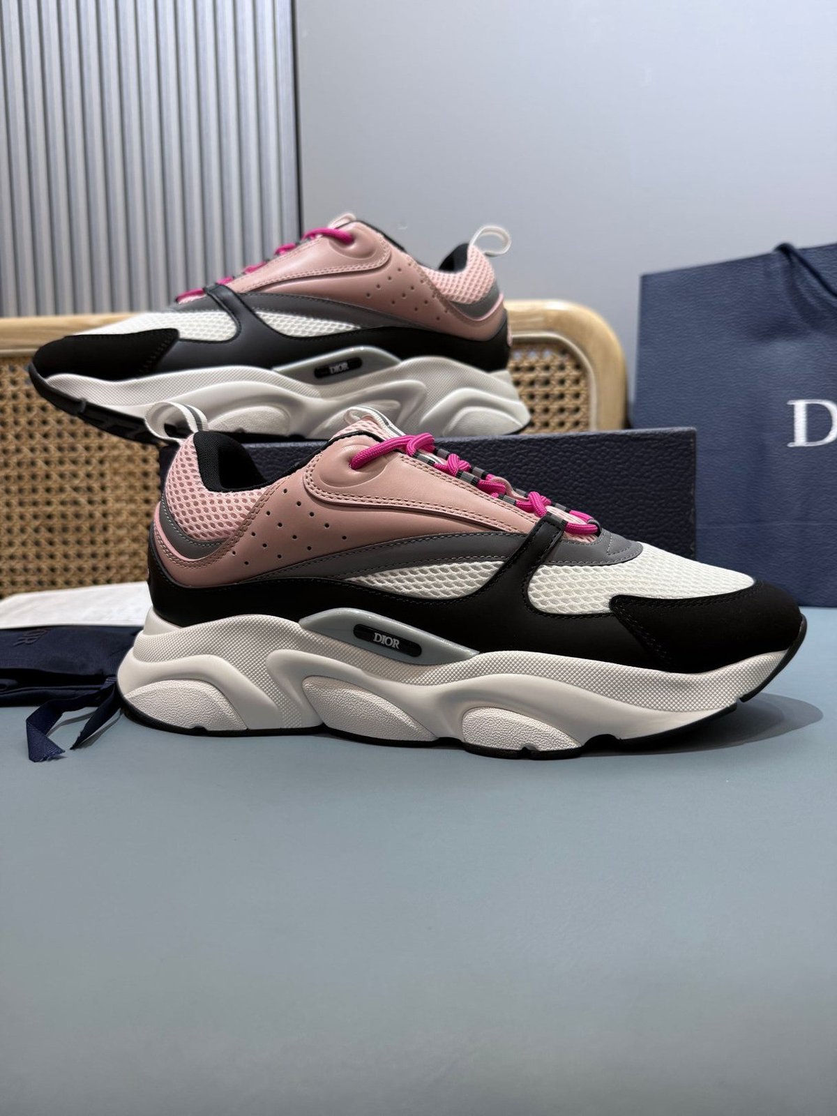 Sneakers B22 'Noir Blanc Rose' — vue 5