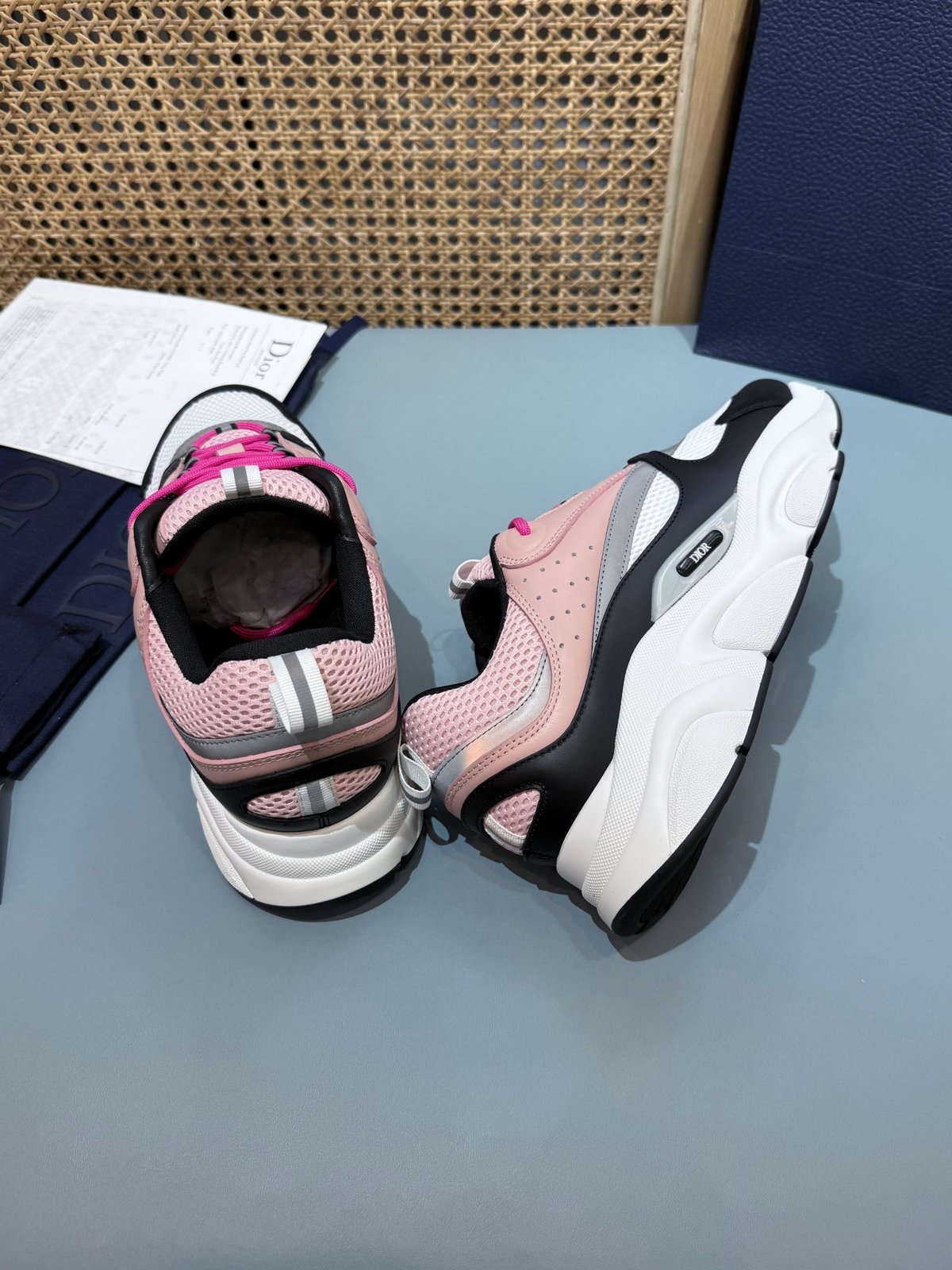 Sneakers B22 'Noir Blanc Rose' — vue 25