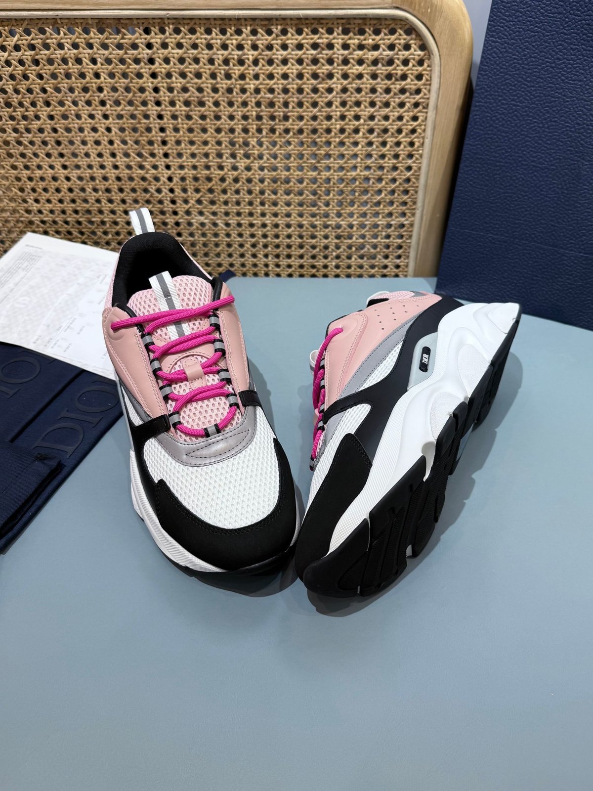 Sneakers B22 'Noir Blanc Rose' — vue 27