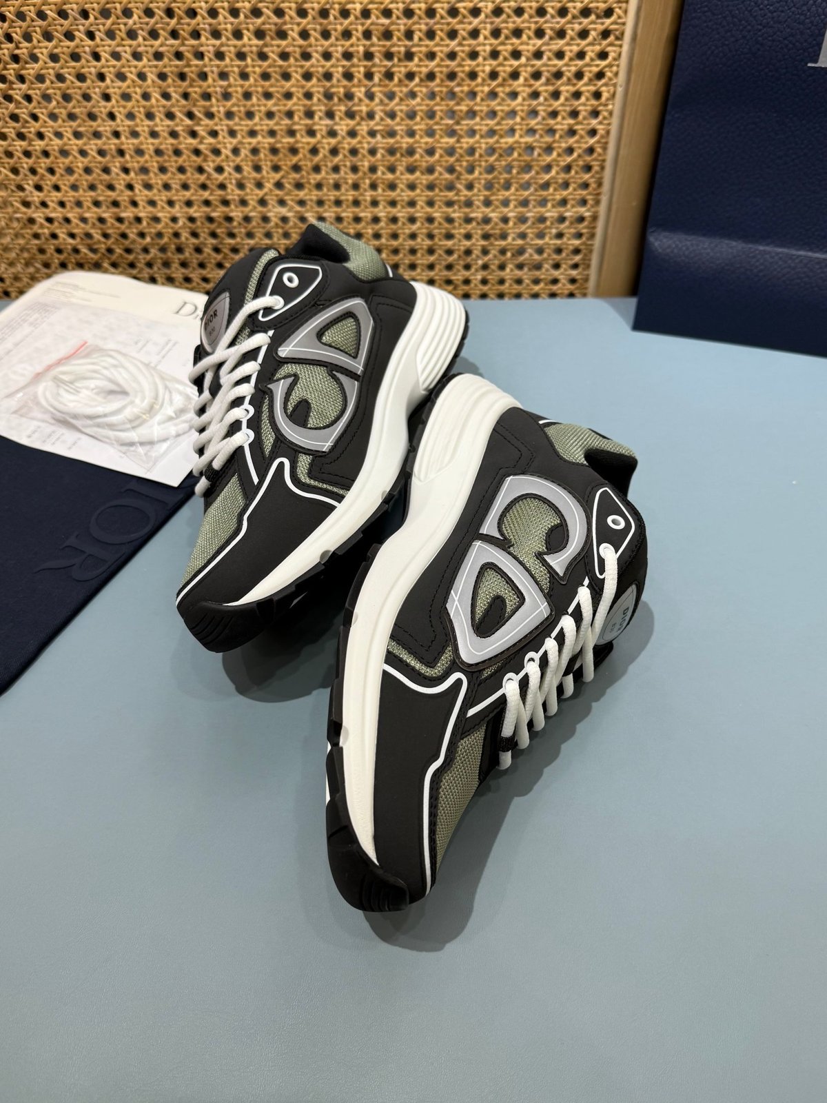 Sneakers B30 'Kaki et Noir' — vue 15