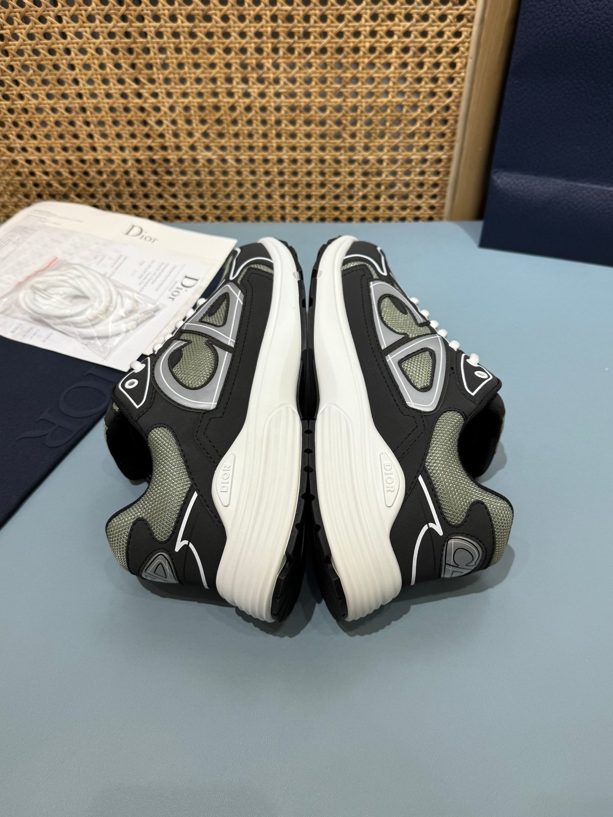 Sneakers B30 'Kaki et Noir' — vue 20