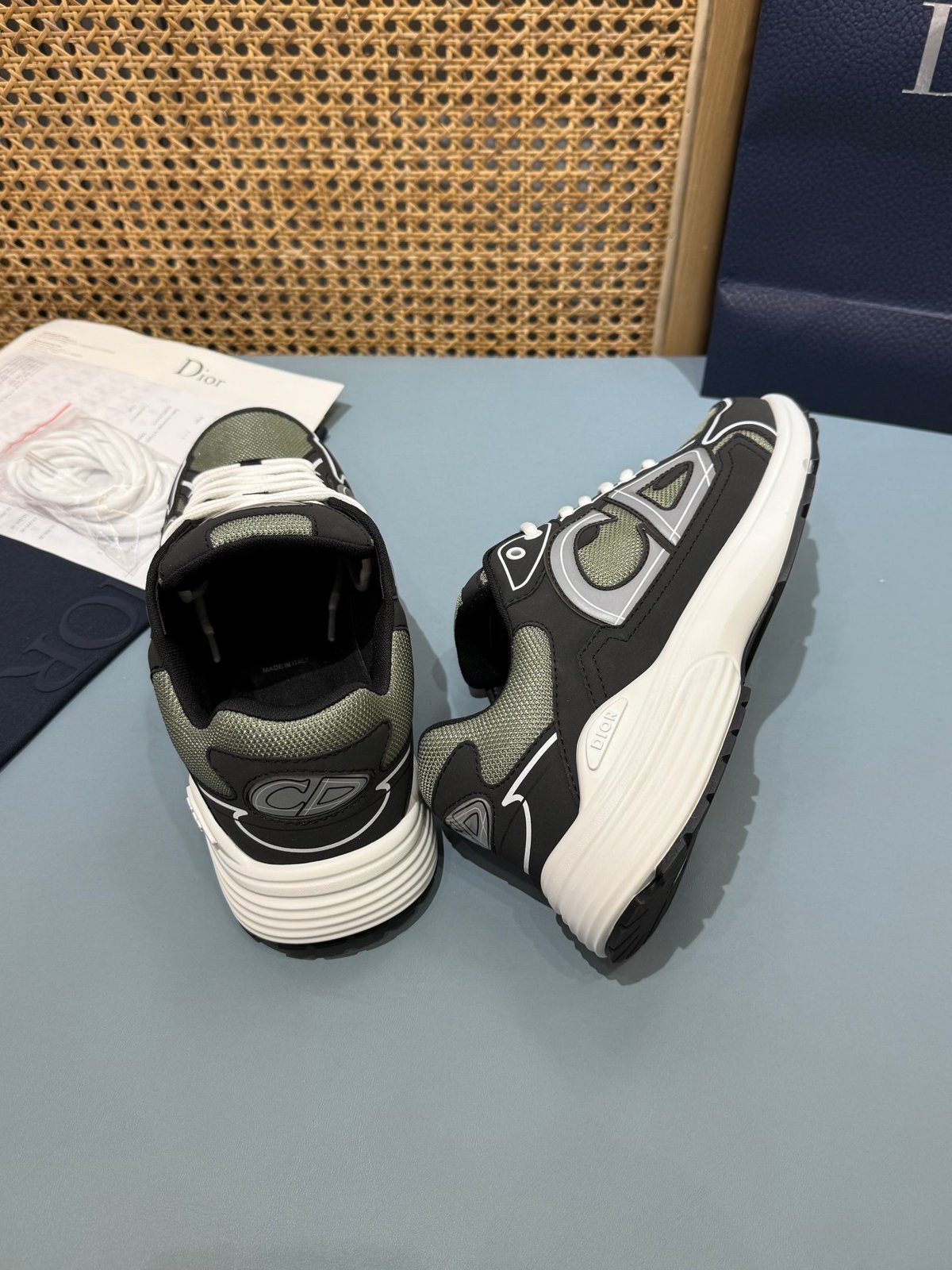 Sneakers B30 'Kaki et Noir' — vue 24