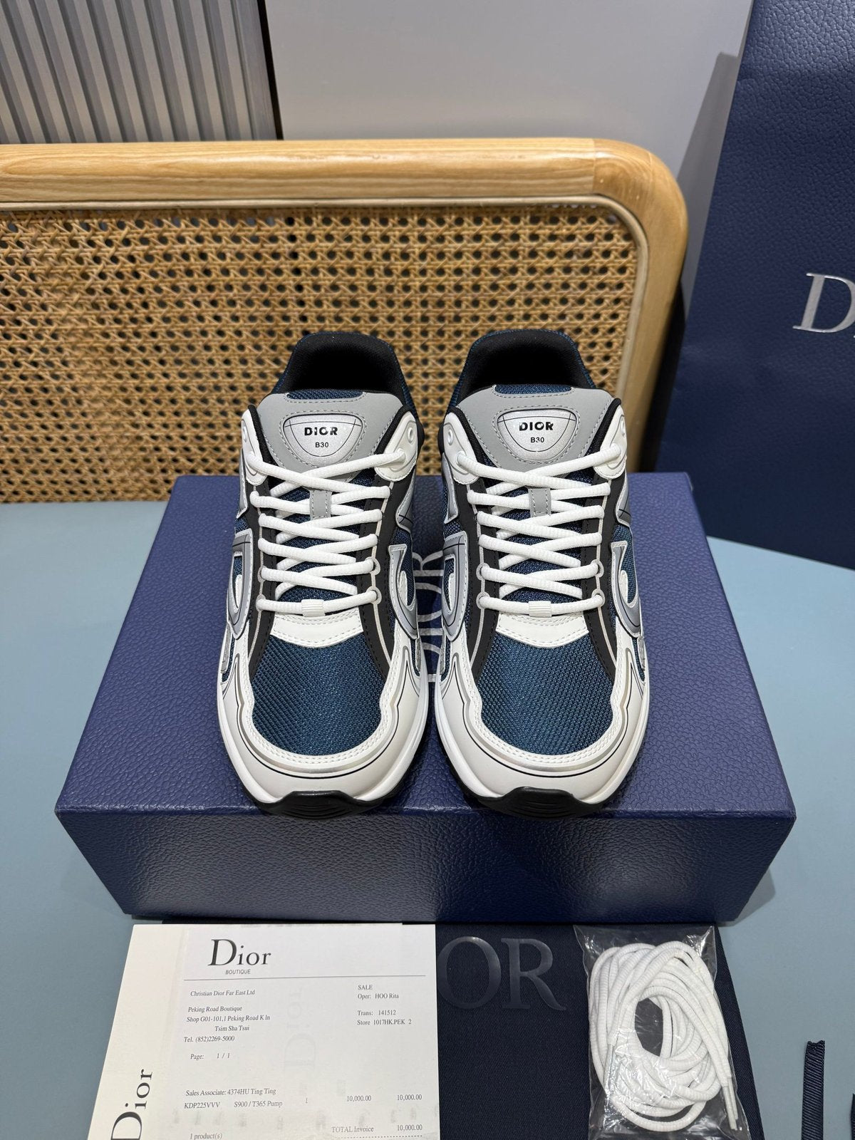 Sneakers B30 'Blanc et Bleu Marine' — vue 2
