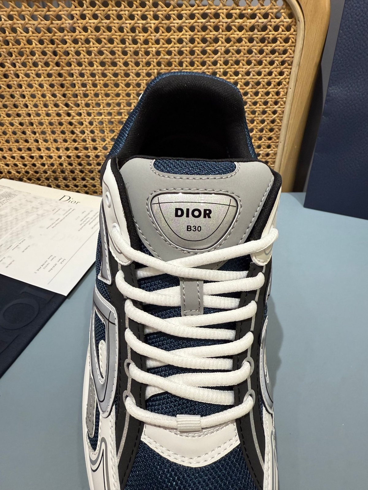 Sneakers B30 'Blanc et Bleu Marine' — vue 7