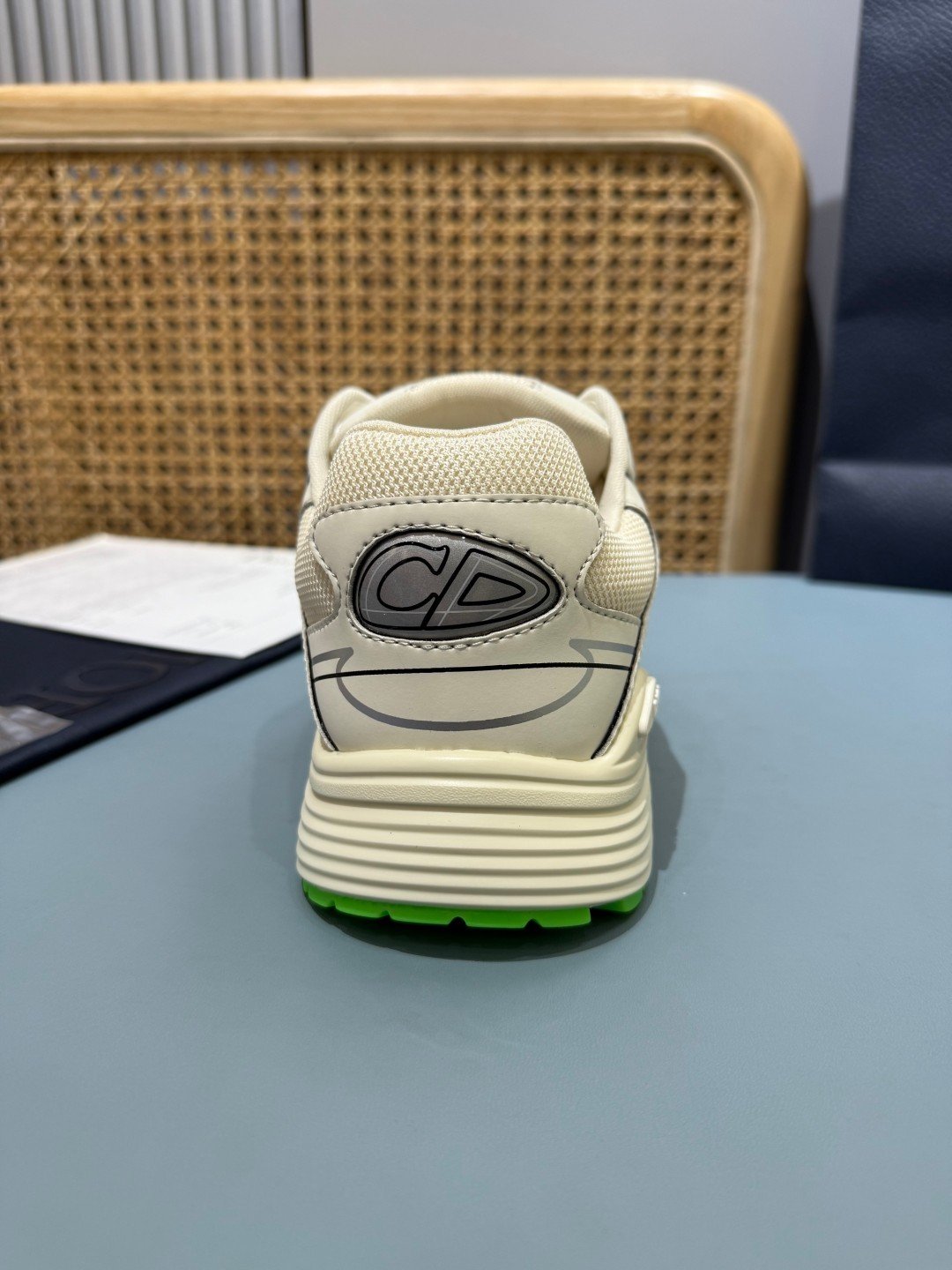 Sneakers B30 'Blanc Cassé et Vert Fluo' — vue 9