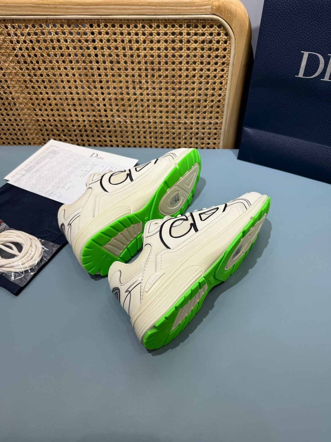 Sneakers B30 'Blanc Cassé et Vert Fluo' — vue 22