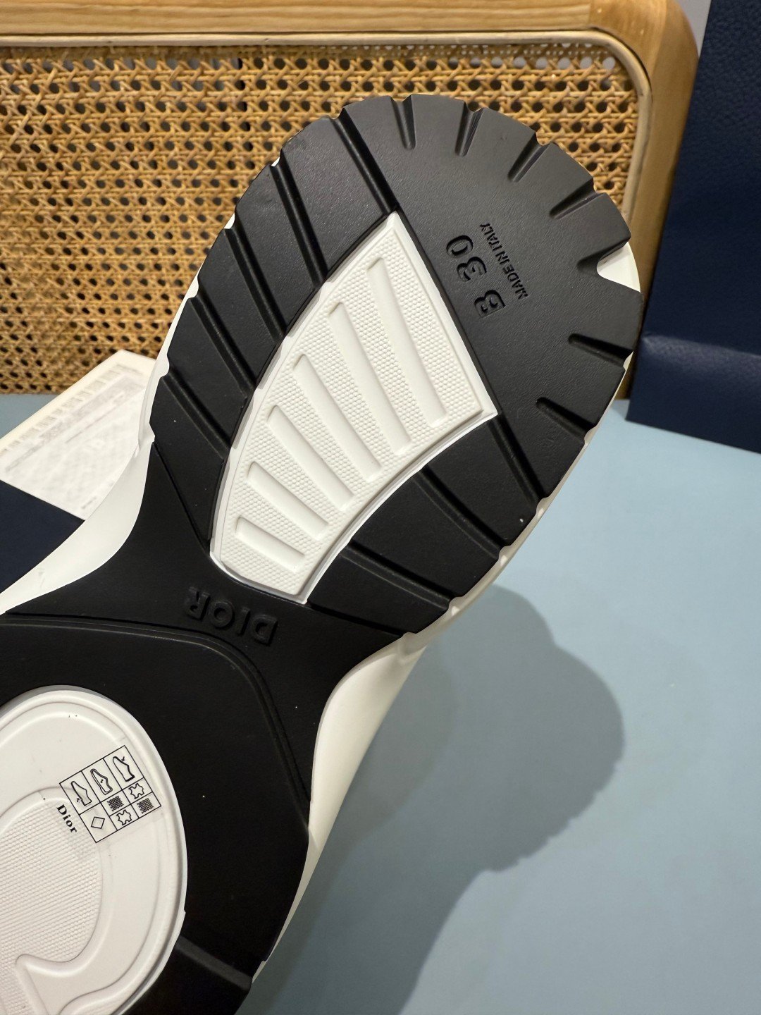 Sneakers B30 'Noir et Blanc' — vue 11