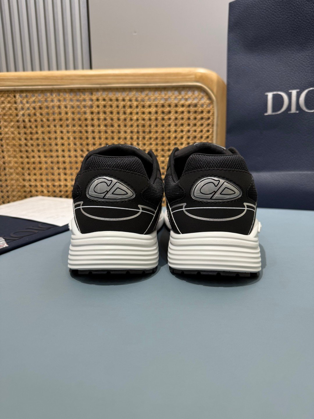 Sneakers B30 'Noir et Blanc' — vue 21