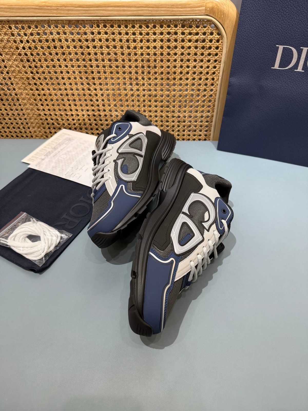 Sneakers B30 'Marine et Noir' — vue 15