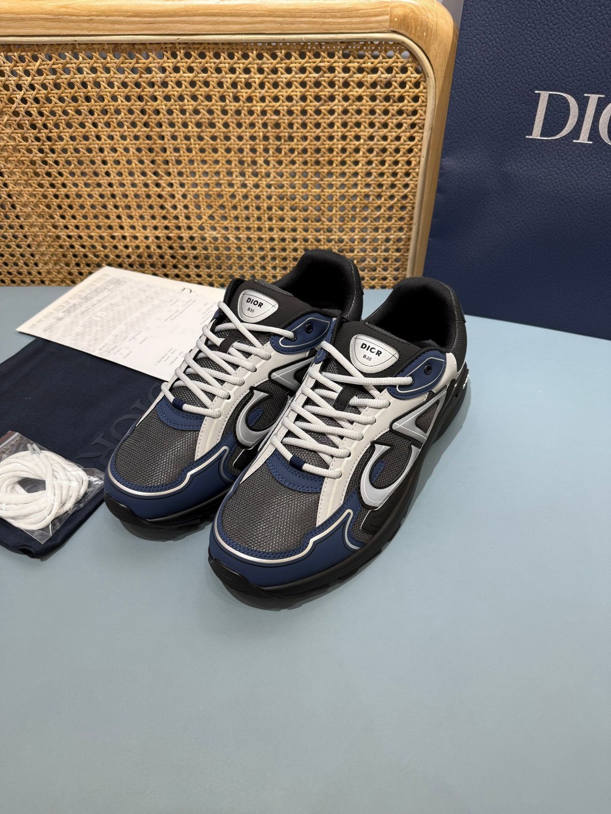 Sneakers B30 'Marine et Noir' — vue 16