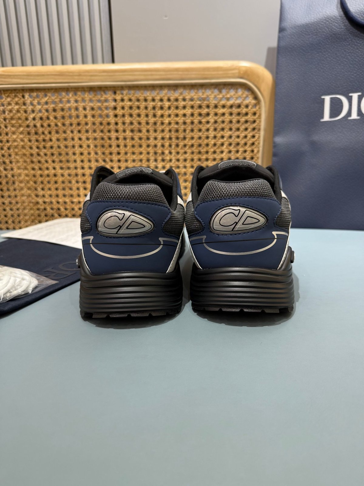 Sneakers B30 'Marine et Noir' — vue 21
