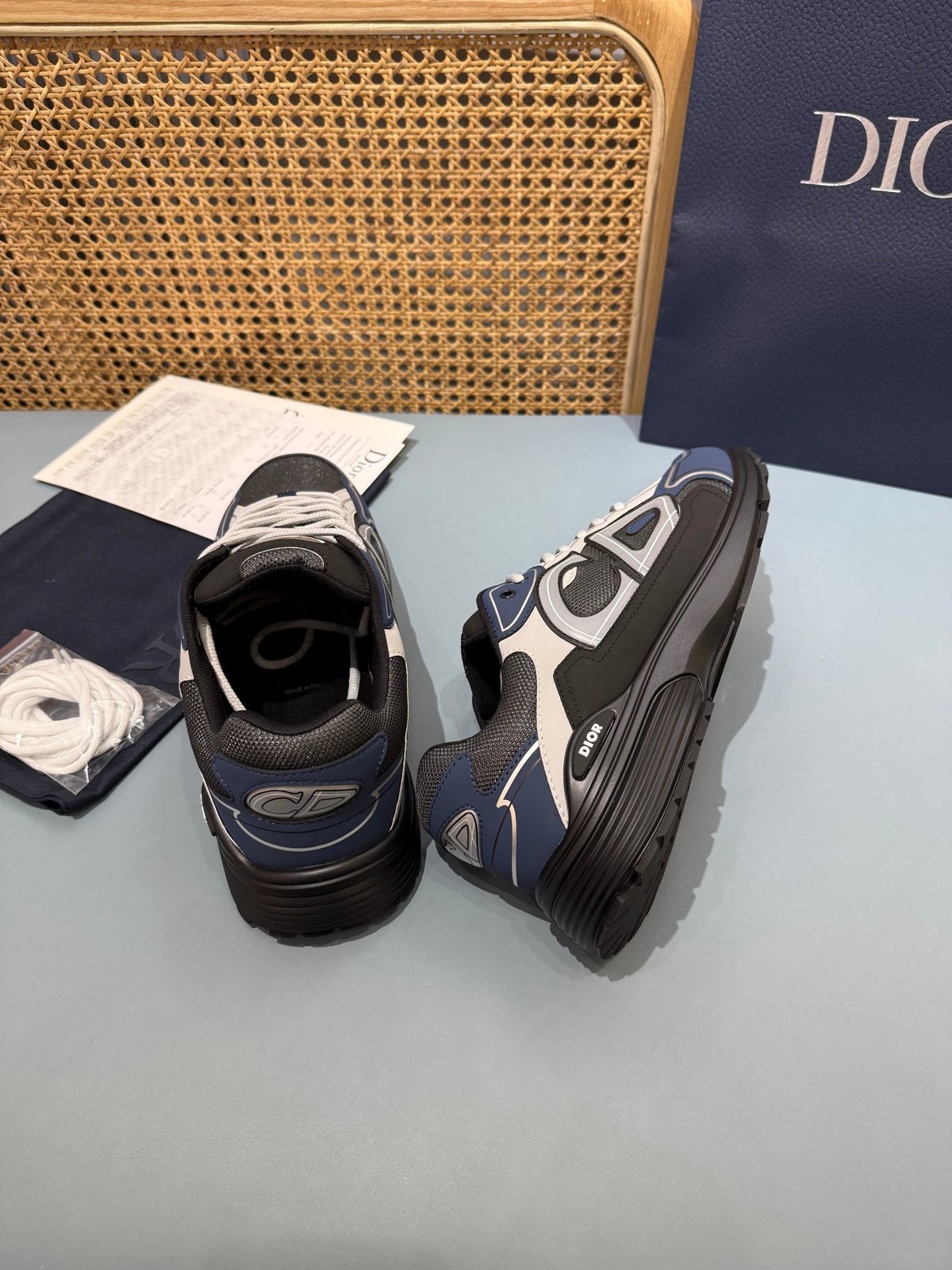Sneakers B30 'Marine et Noir' — vue 24