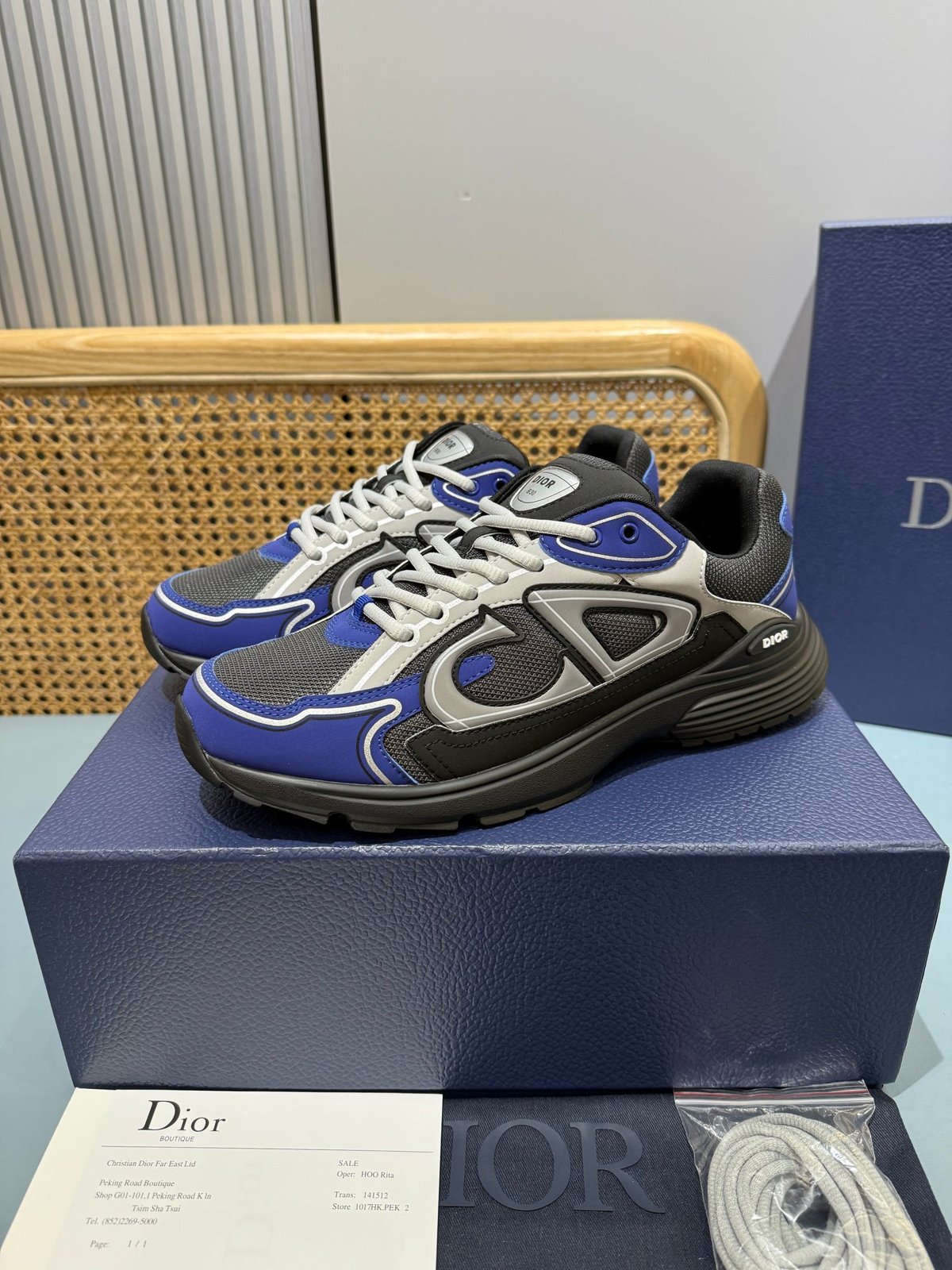 Sneakers B30 'Noir et Bleu Roi Semelle Noire' — vue 3