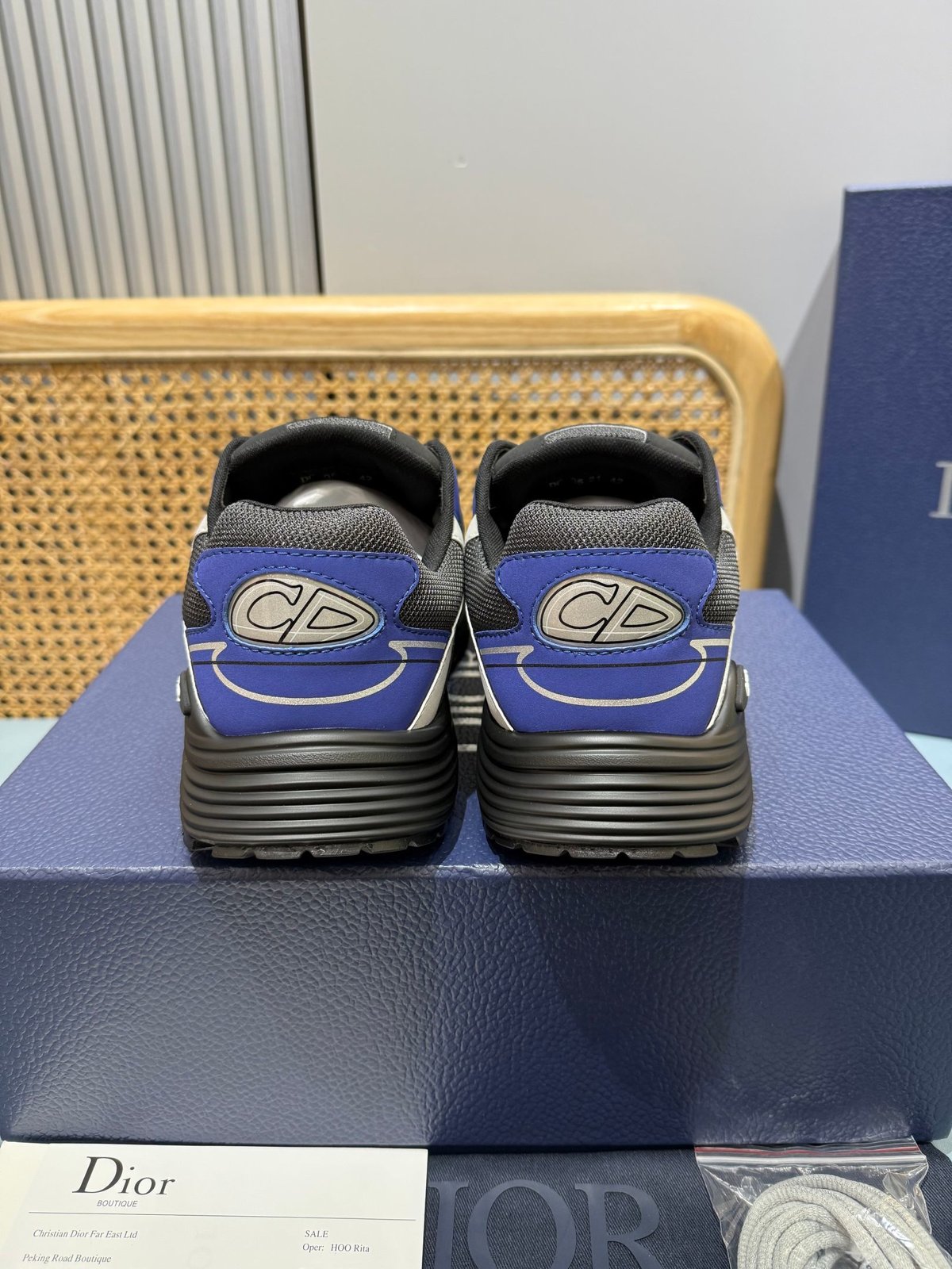 Sneakers B30 'Noir et Bleu Roi Semelle Noire' — vue 4