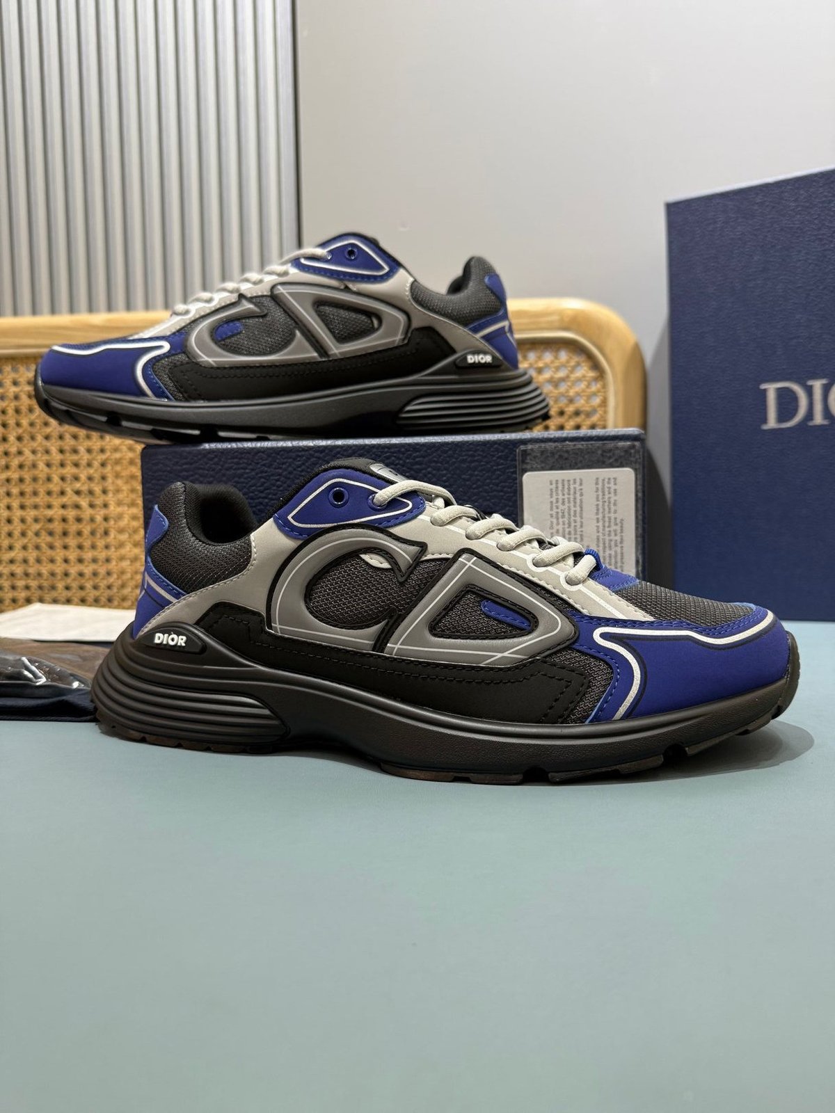 Sneakers B30 'Noir et Bleu Roi Semelle Noire' — vue 5