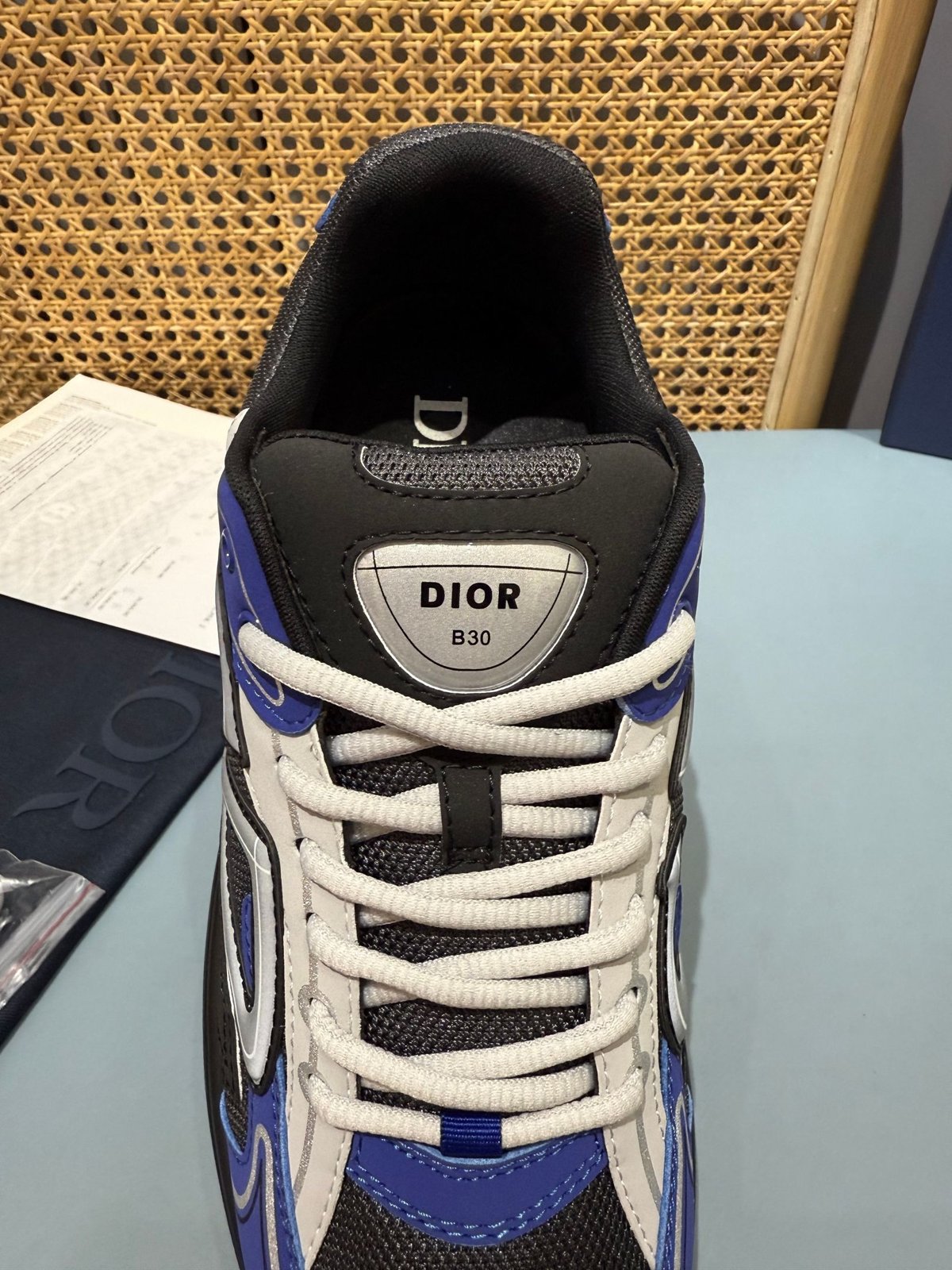 Sneakers B30 'Noir et Bleu Roi Semelle Noire' — vue 7