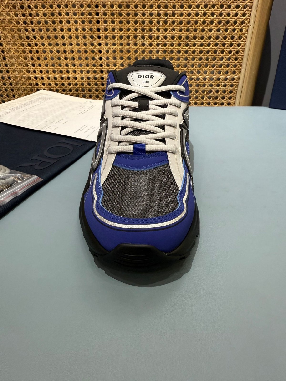 Sneakers B30 'Noir et Bleu Roi Semelle Noire' — vue 8