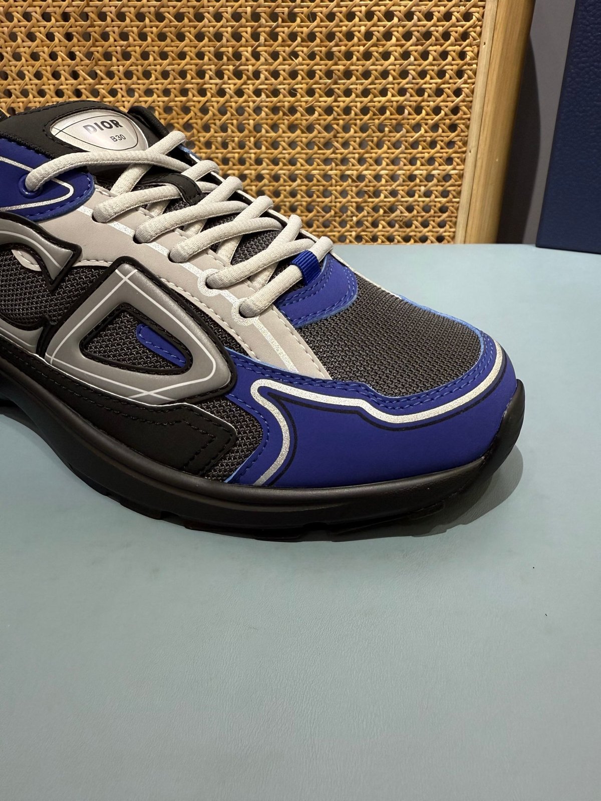 Sneakers B30 'Noir et Bleu Roi Semelle Noire' — vue 9