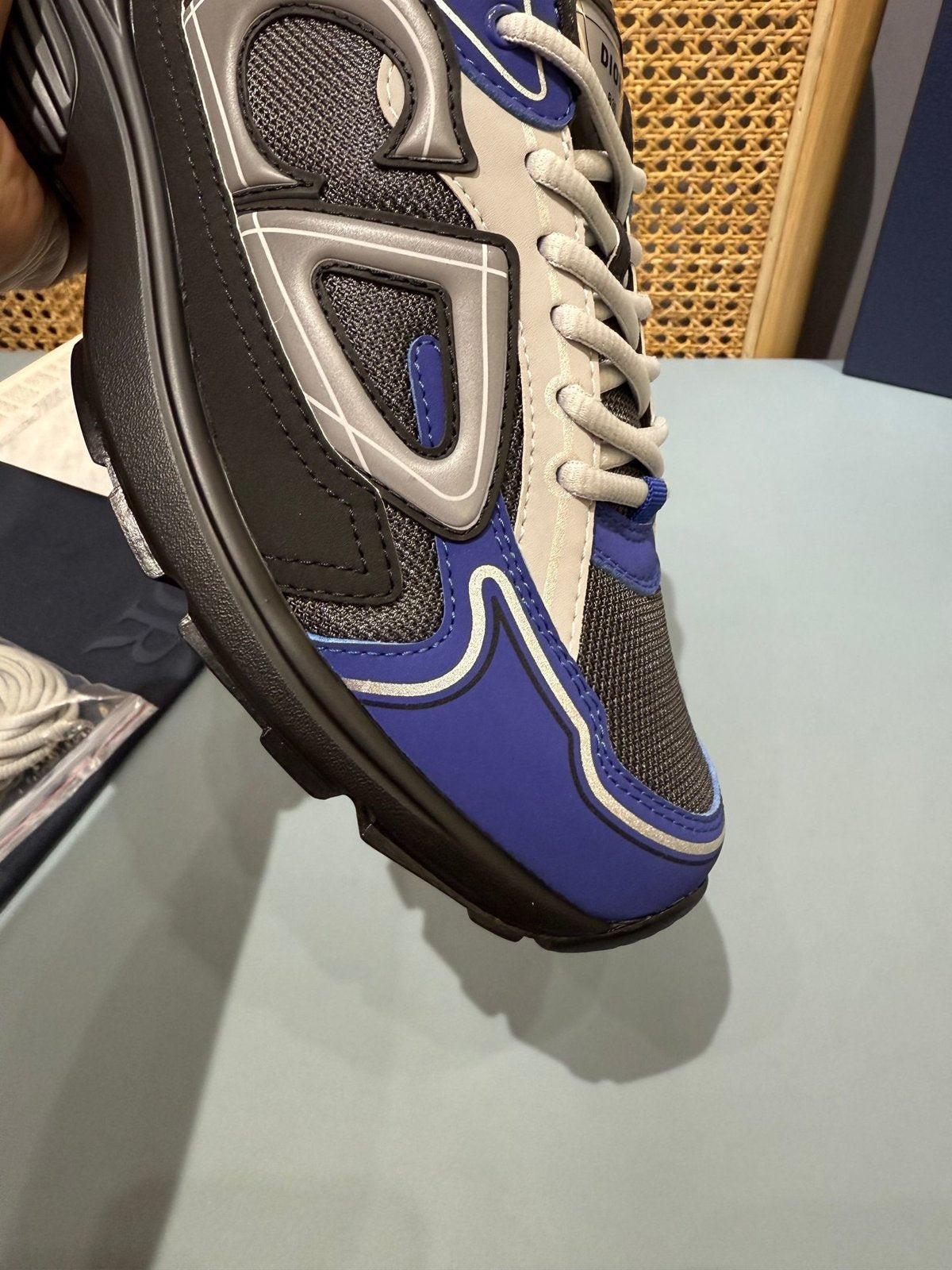 Sneakers B30 'Noir et Bleu Roi Semelle Noire' — vue 13