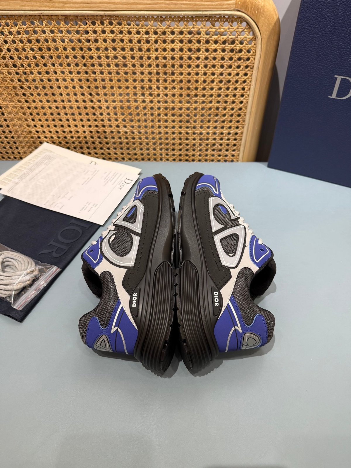 Sneakers B30 'Noir et Bleu Roi Semelle Noire' — vue 20