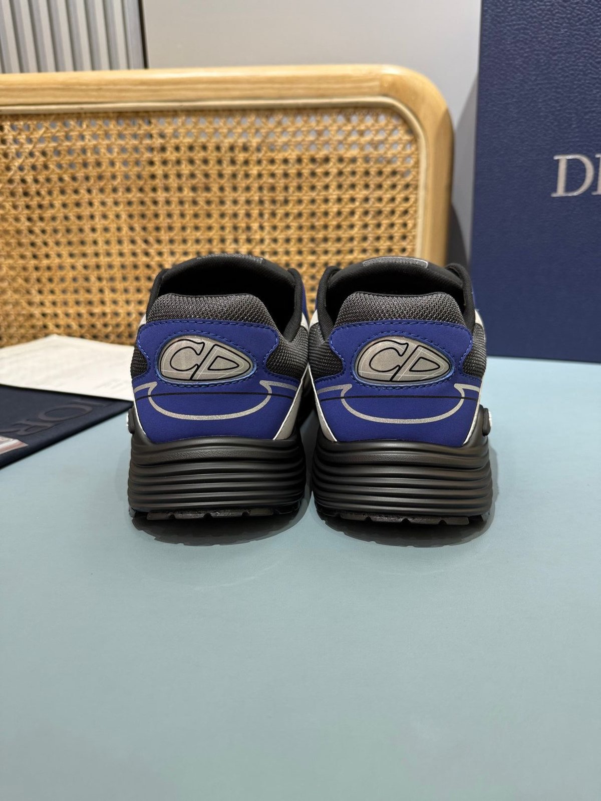 Sneakers B30 'Noir et Bleu Roi Semelle Noire' — vue 21