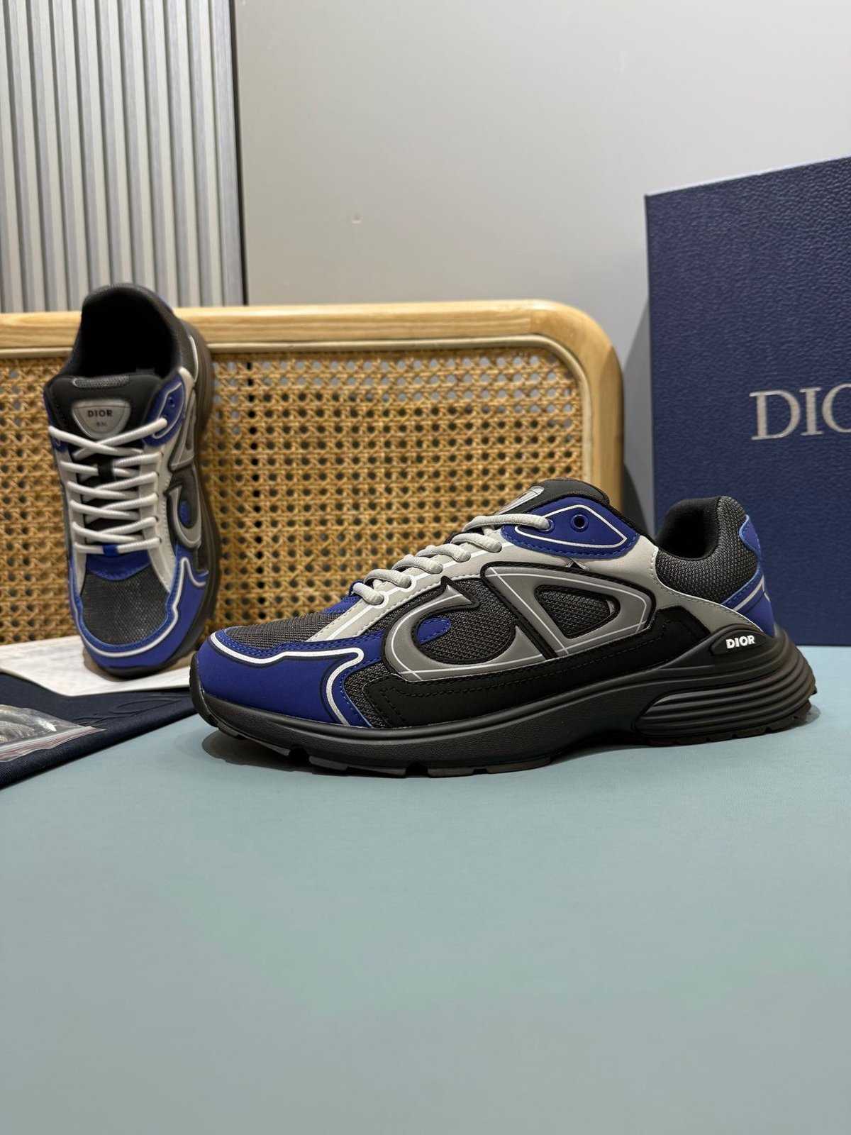 Sneakers B30 'Noir et Bleu Roi Semelle Noire' — vue 25