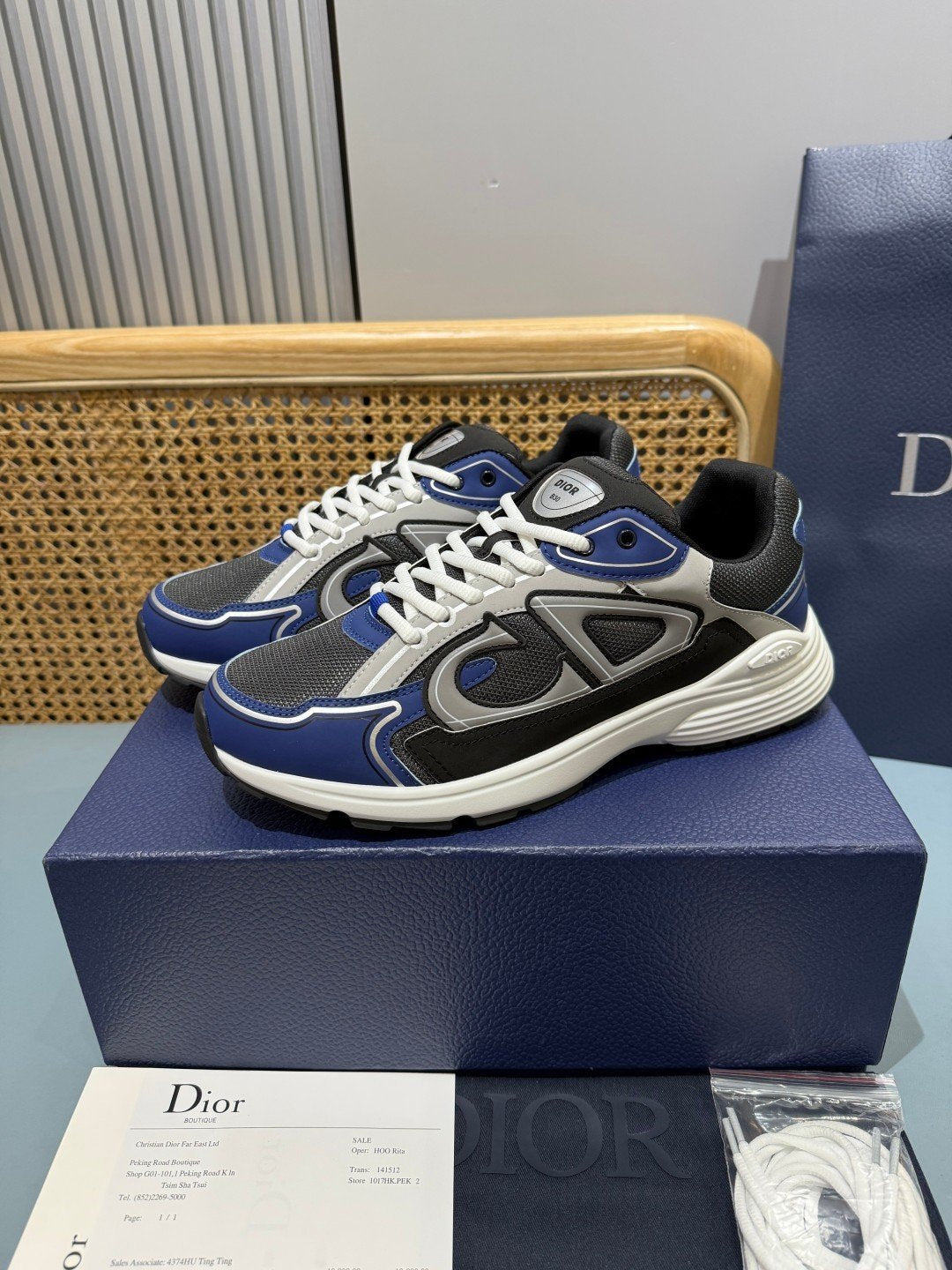 Sneakers B30 'Noir et Bleu Roi' — vue 3