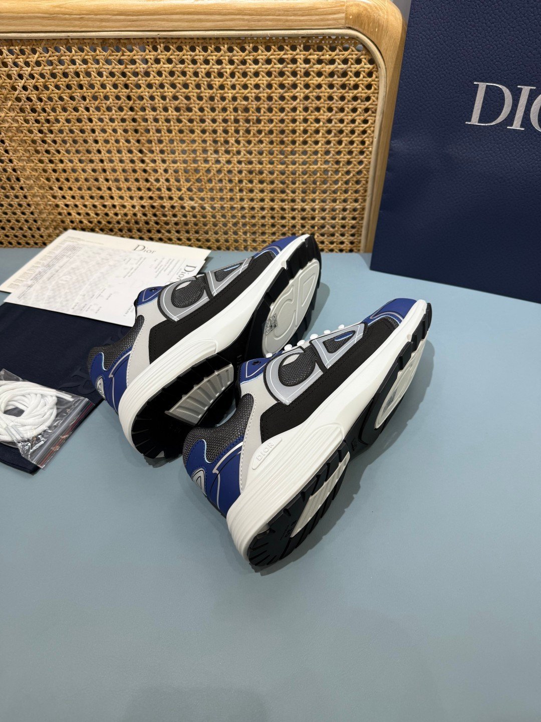 Sneakers B30 'Noir et Bleu Roi' — vue 24
