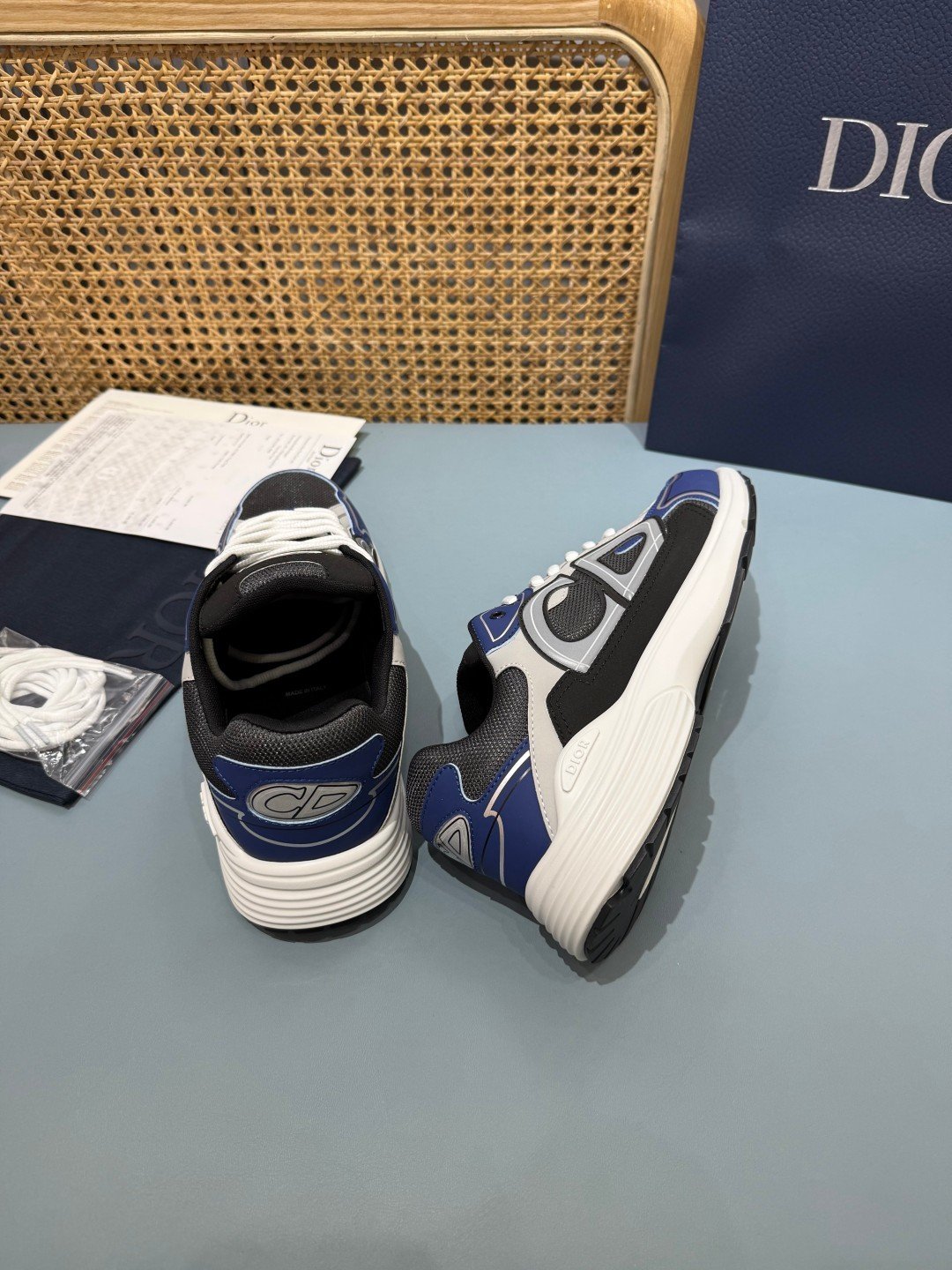 Sneakers B30 'Noir et Bleu Roi' — vue 25