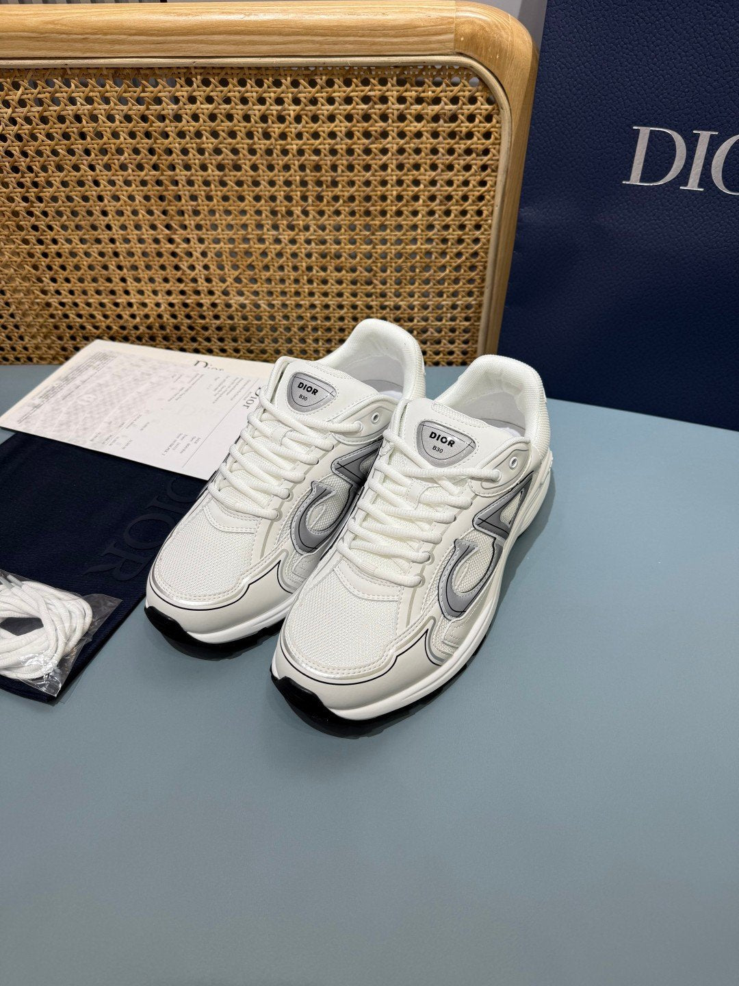 Sneakers B30 'Blanc et Argent' — vue 17