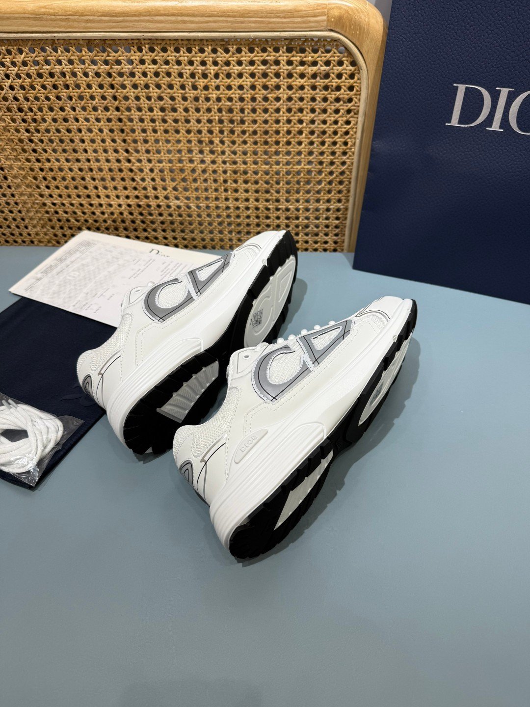 Sneakers B30 'Blanc et Argent' — vue 24