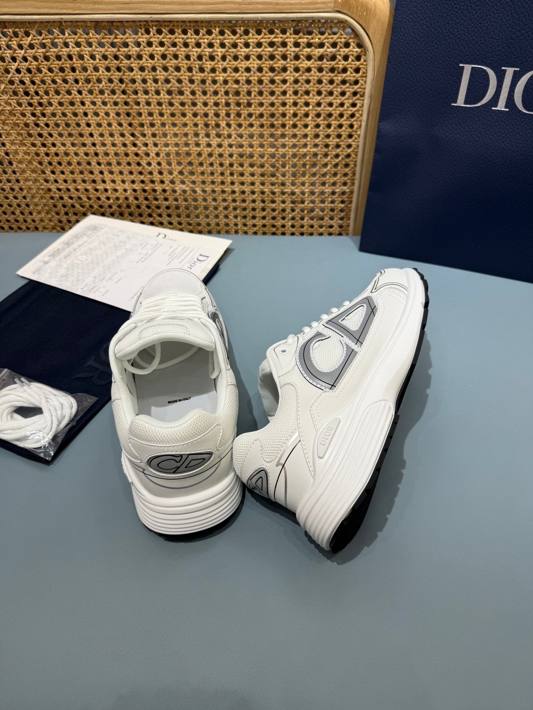 Sneakers B30 'Blanc et Argent' — vue 25
