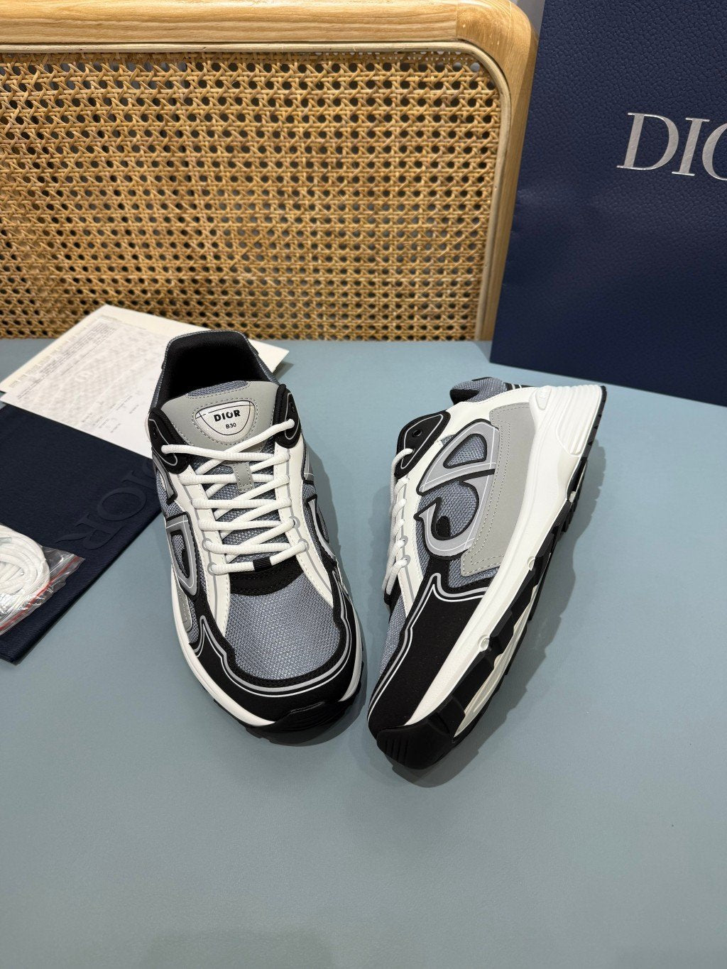 Sneakers B30 'Noir Gris et Blanc' — vue 17