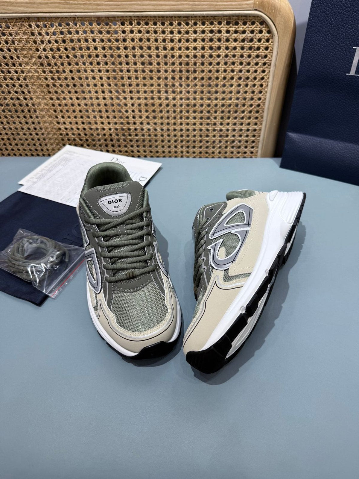 Sneakers B30 'Kaki et Blanc' — vue 25
